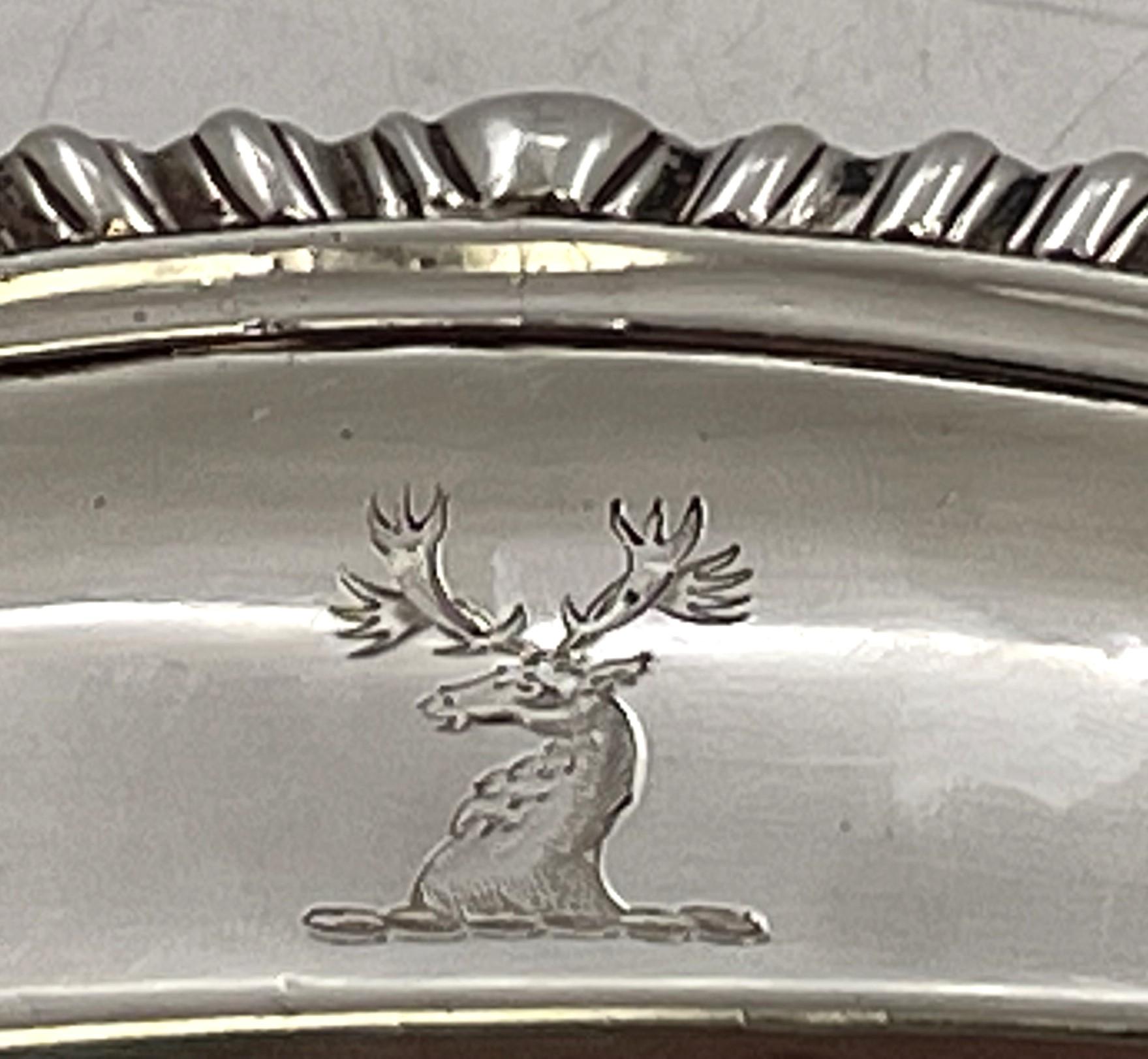 William Holmes, piatto georgiano in argento sterling del 1785 con stemma di JPMorgan In condizioni buone in vendita a New York, NY