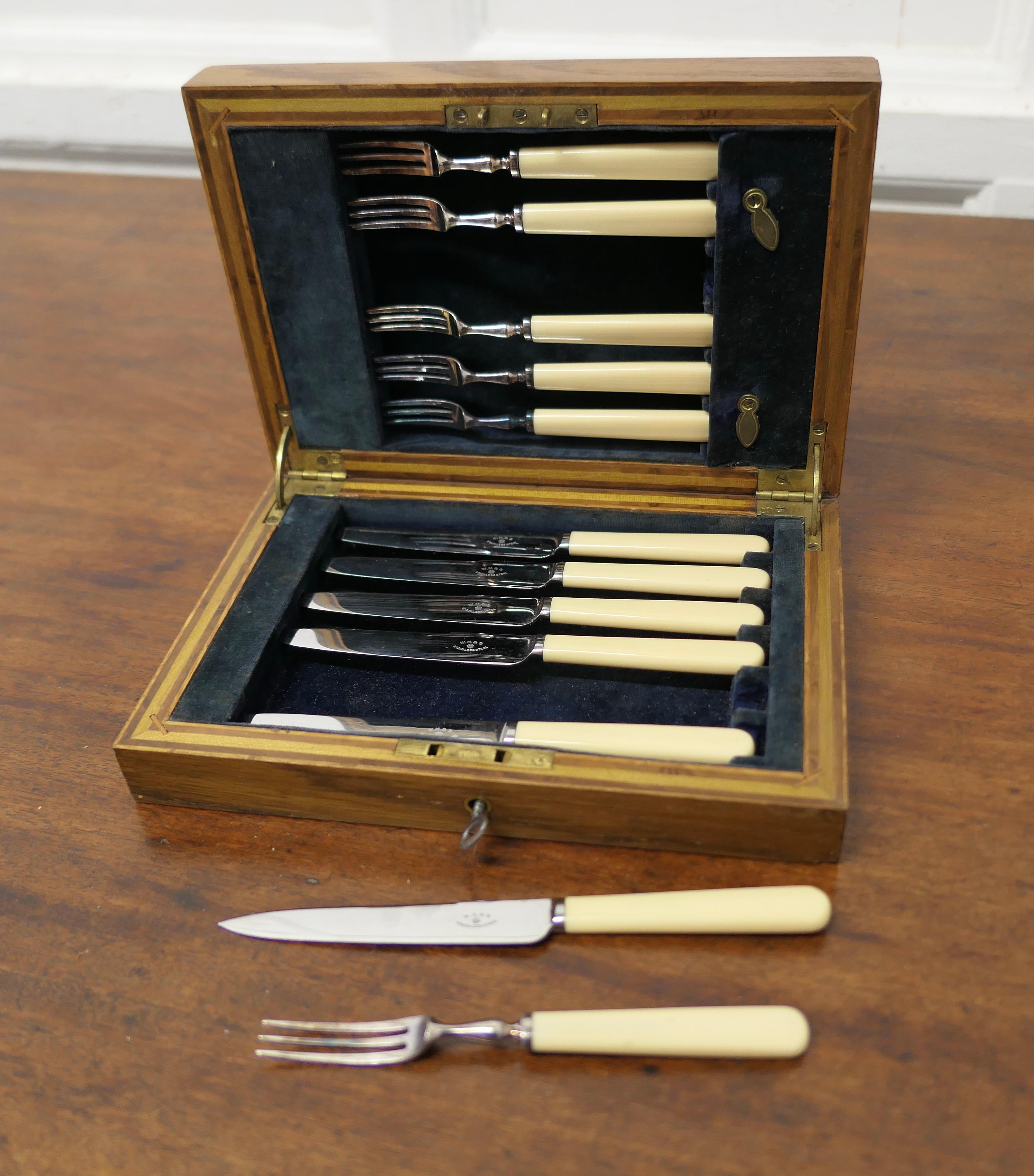 William Hutton & Sons Desert Cutlery Canteen In Good Condition For Sale In Chillerton, Isle of Wight