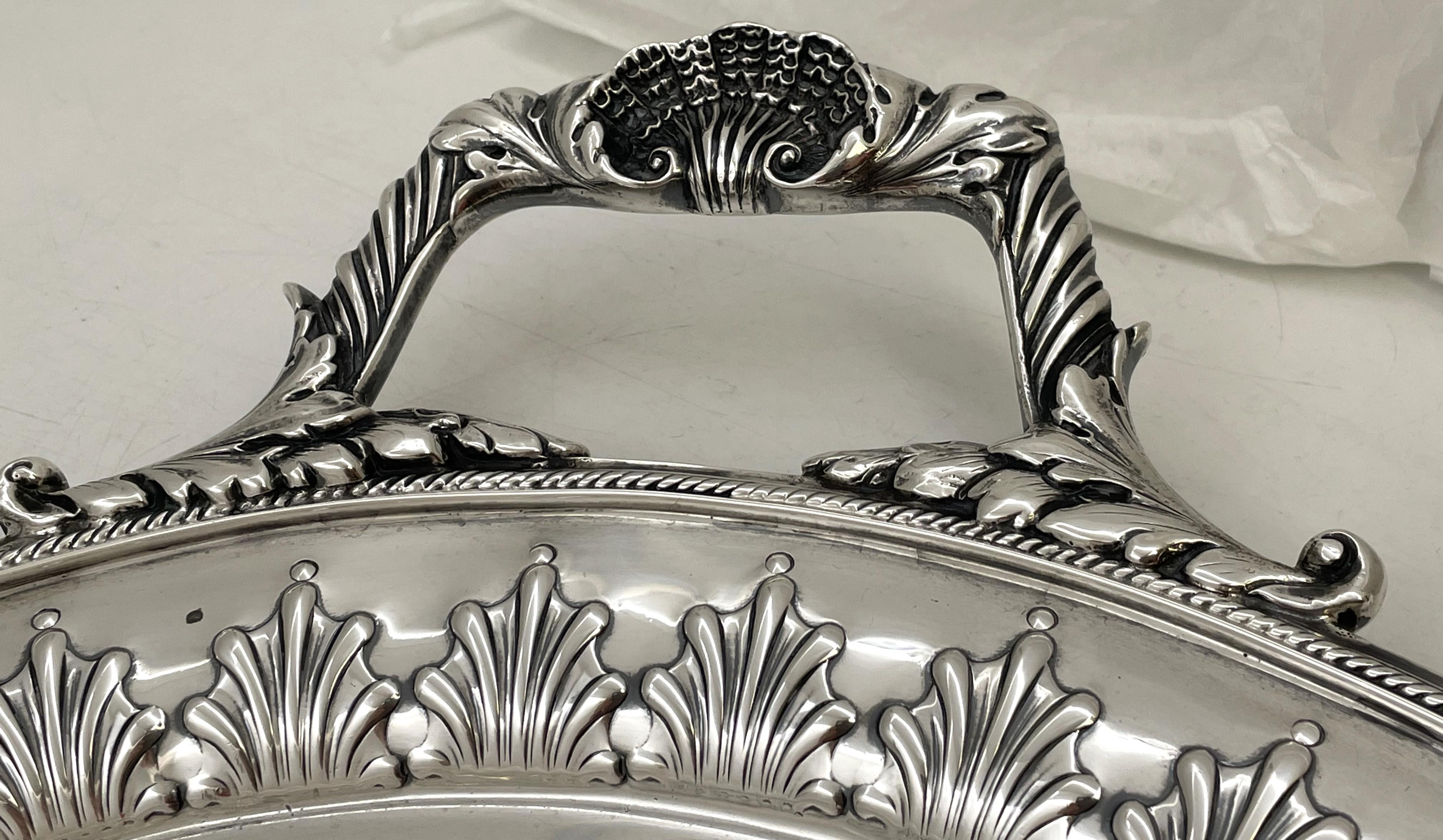 William Hutton & Sons Bandeja victoriana de dos asas de plata de ley inglesa de 1897 en Bueno estado para la venta en New York, NY