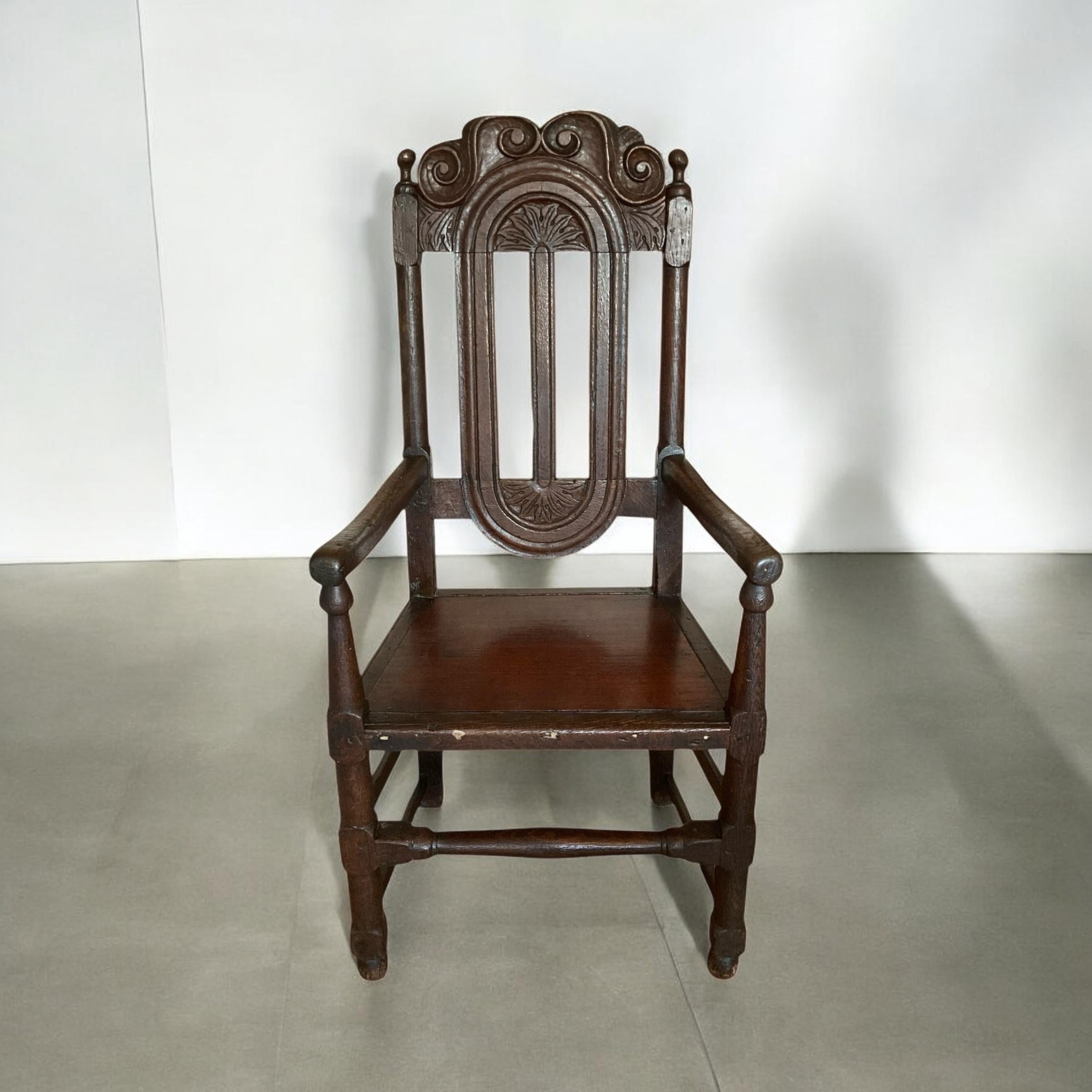 William III 17. Jahrhundert Eiche Hall Stuhl Circa 1650. im Angebot 4