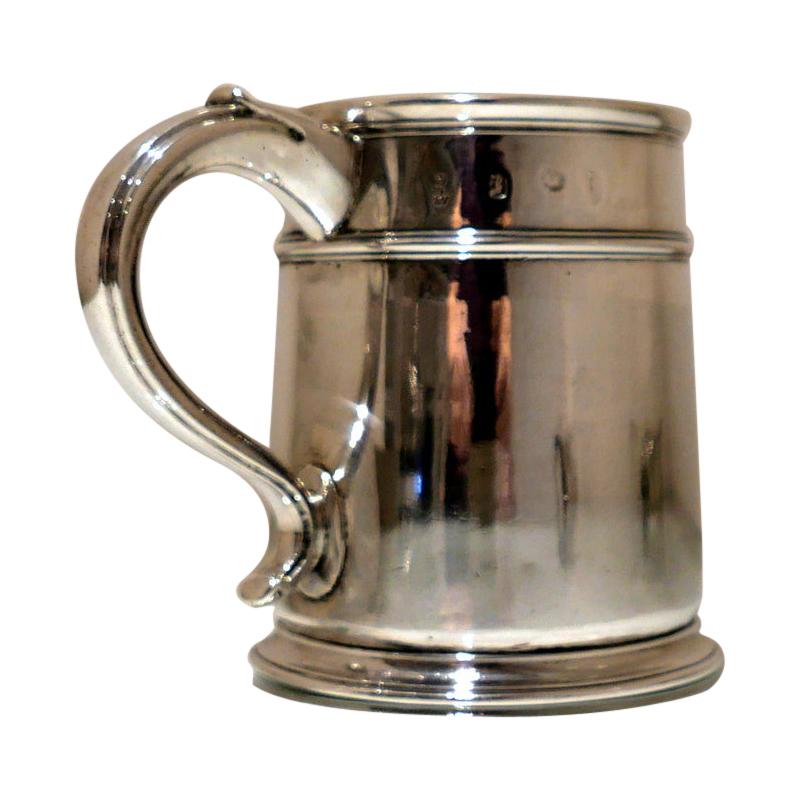 William III Britannia Silver Pint Mug London 1697 Benjamin Pyne For Sale