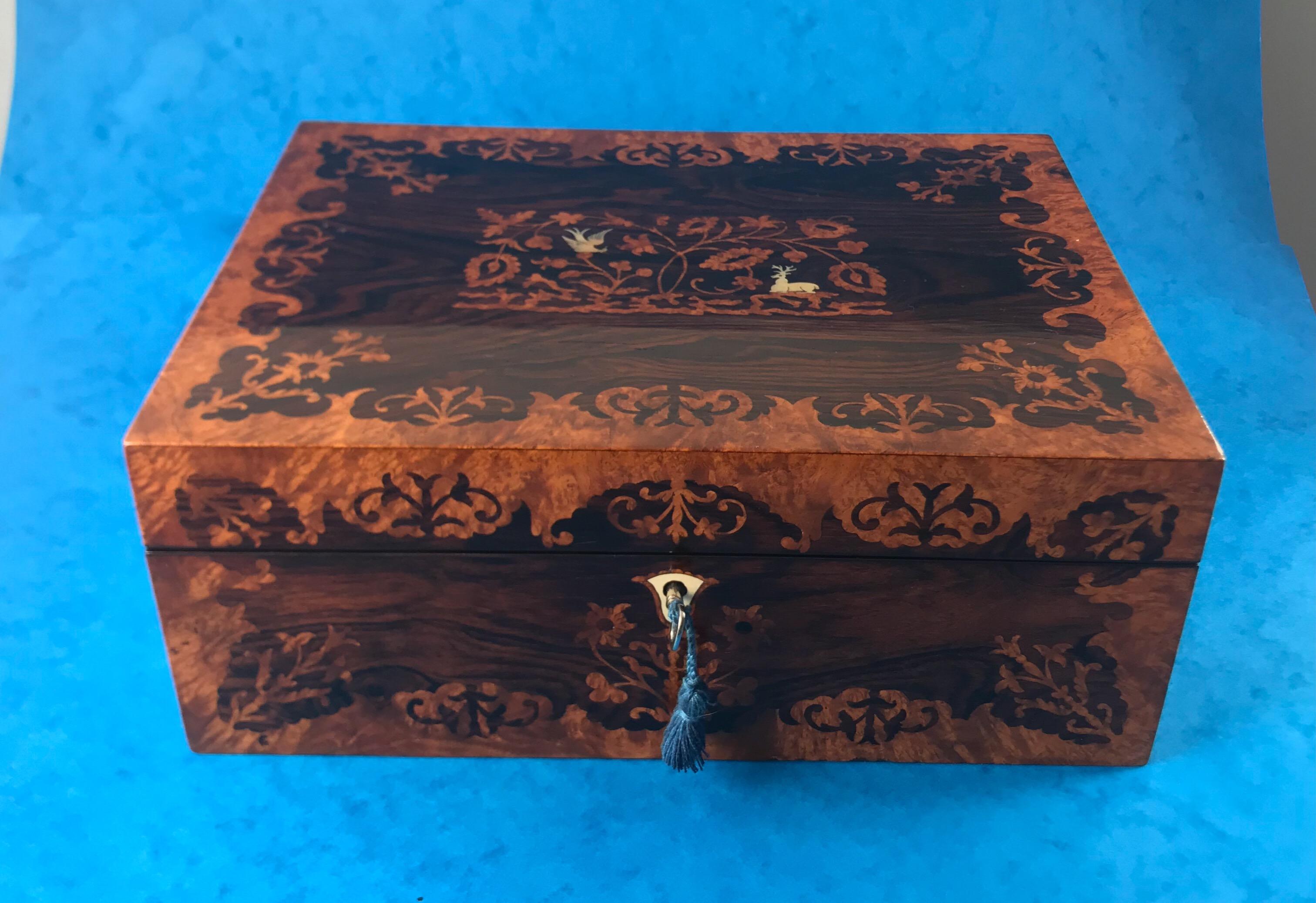 William IV 1830 pollard oak and Rosewood jewellery  box  In Good Condition In Windsor, Berkshire