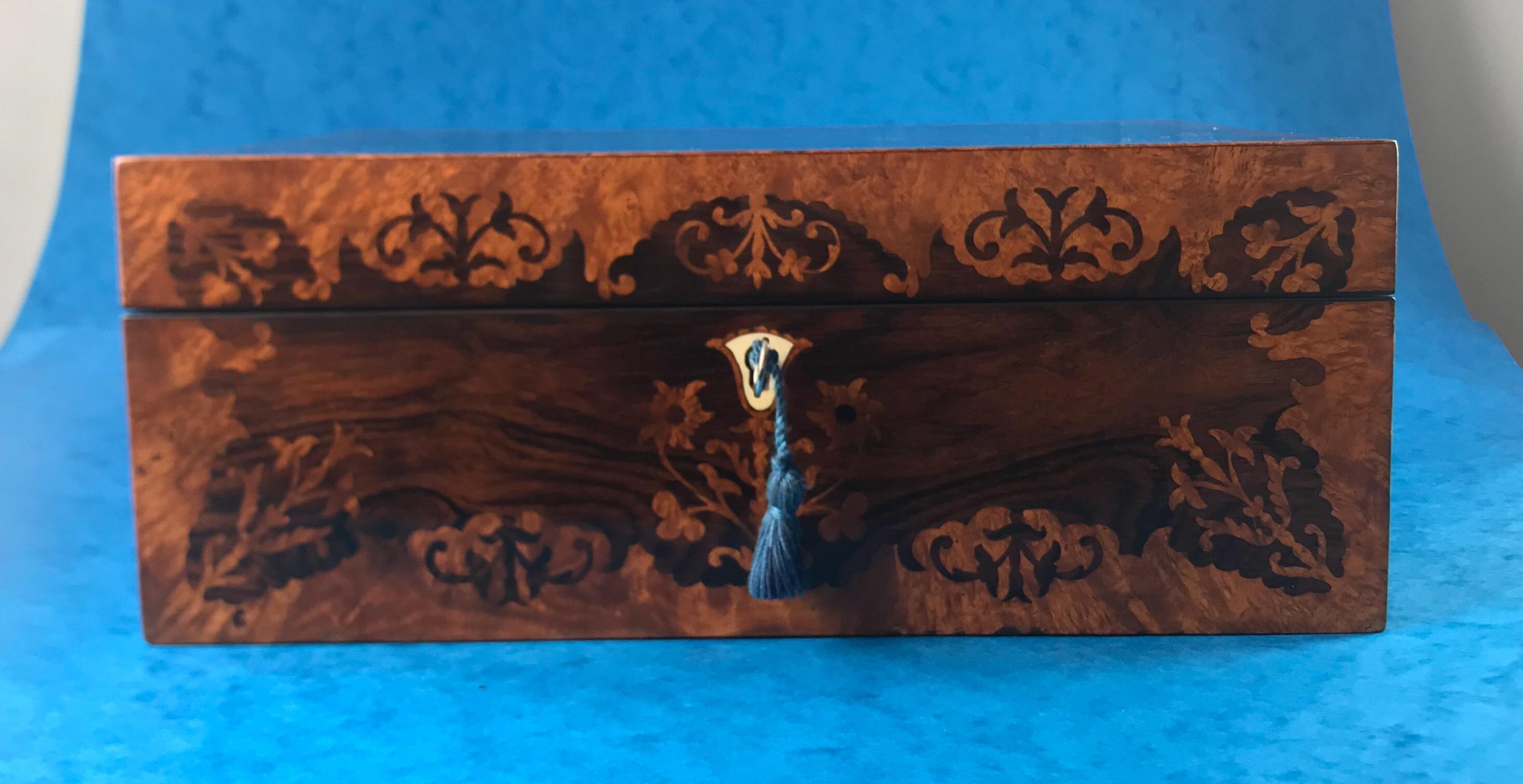 19th Century William IV 1830 pollard oak and Rosewood jewellery  box 