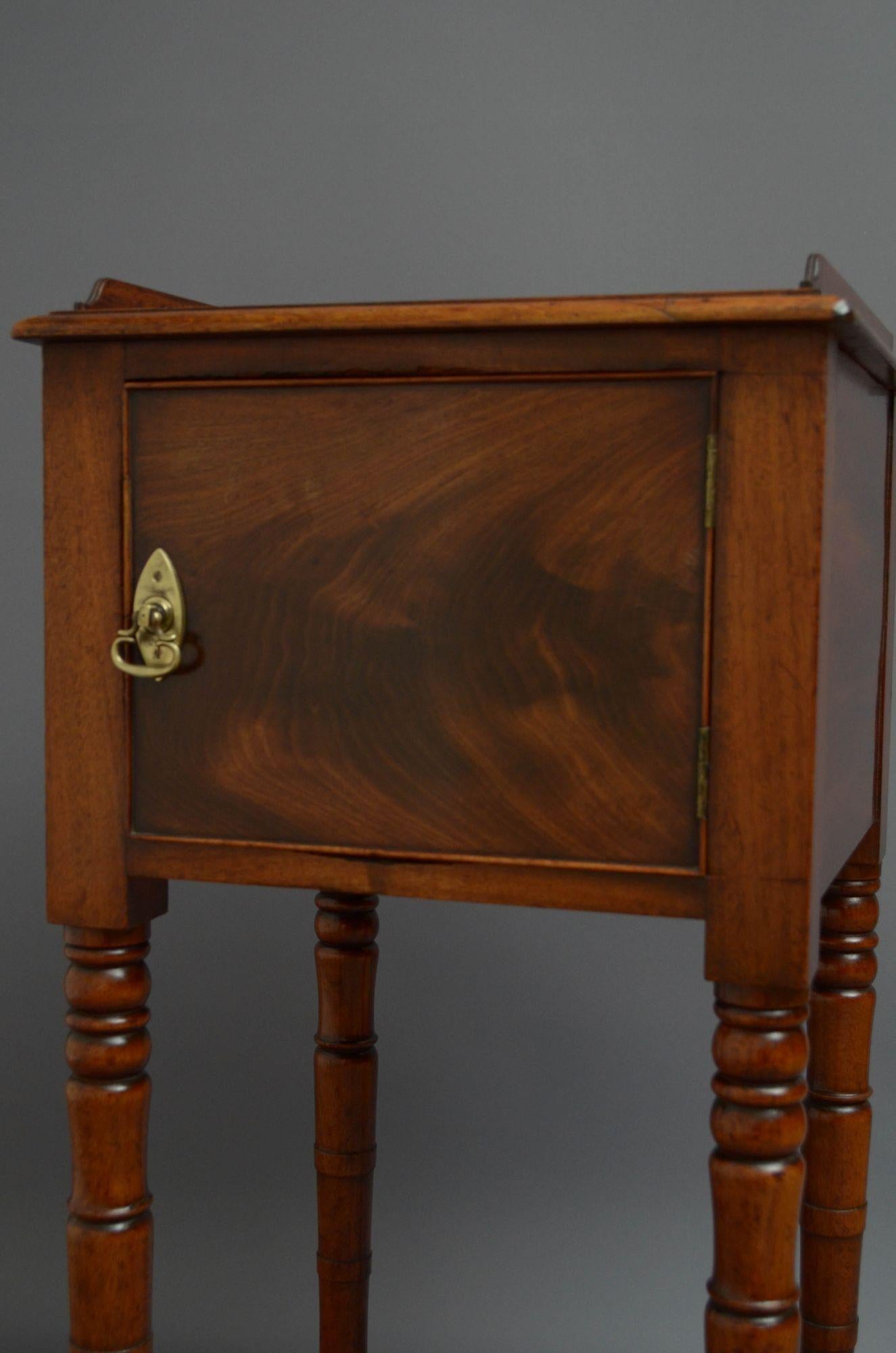 19th Century William IV Bedside Cabinet in Mahogany For Sale