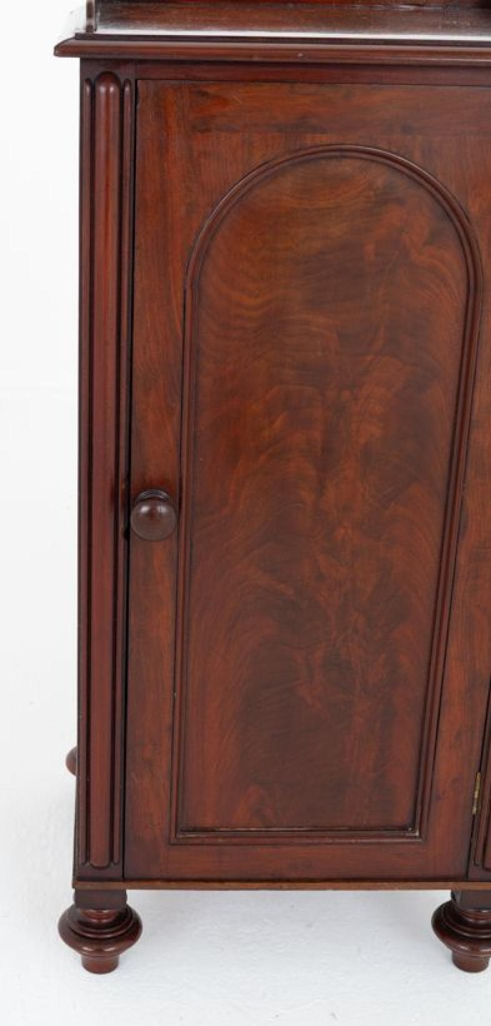 Comò di William IV in mogano 19° C.C. In condizioni buone in vendita a Potters Bar, GB