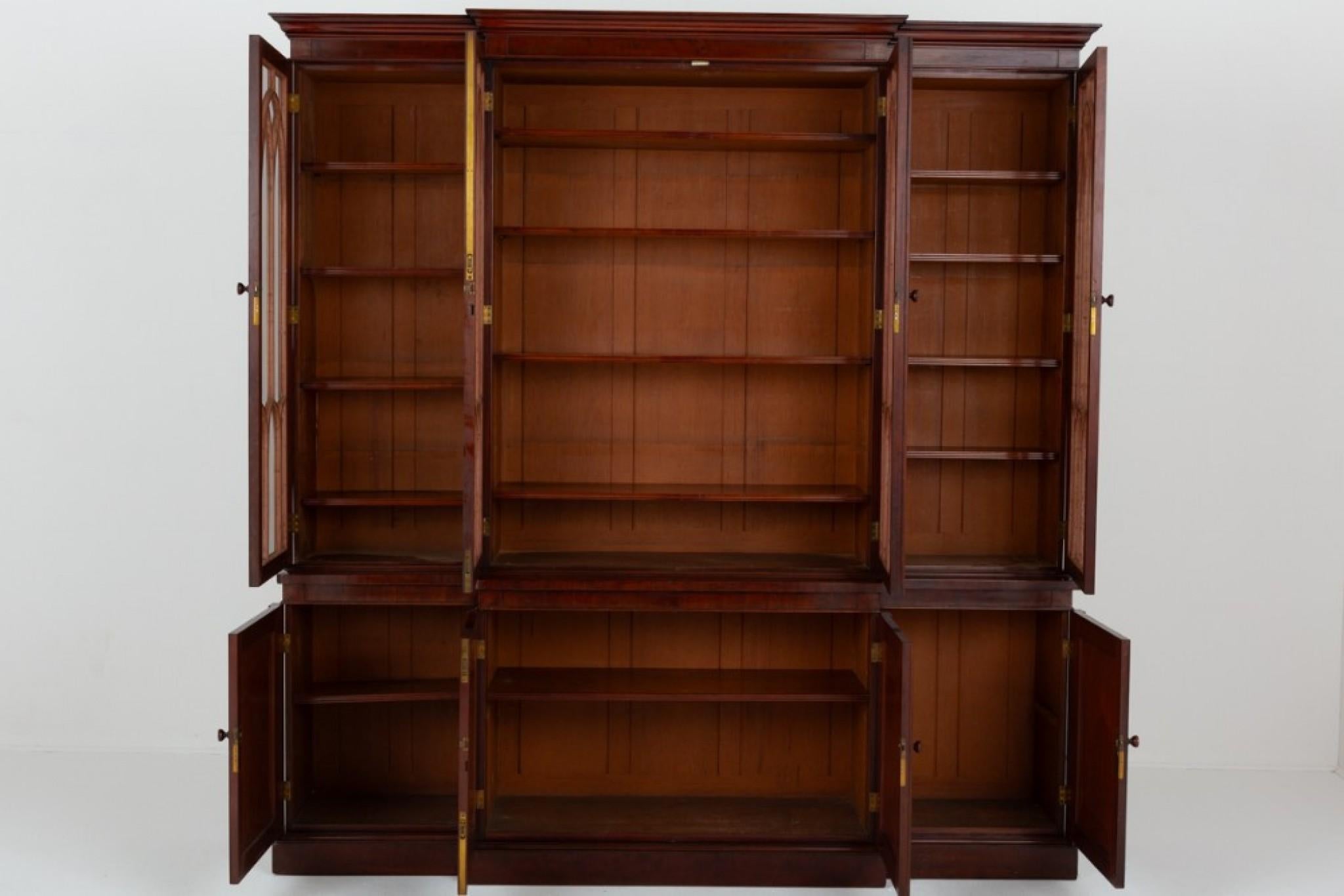 Bibliothèque Breakfront William IV Acajou Période 19ème siècle en vente 1