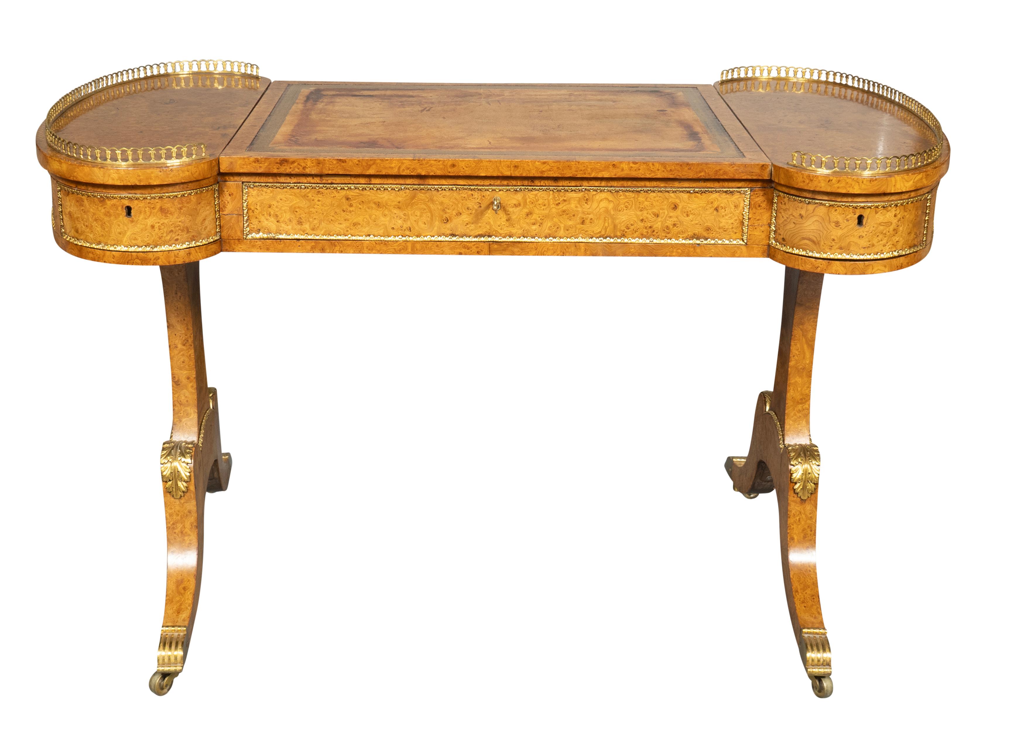 Mesa de escritorio William IV Burl Elm Guillermo IV en venta