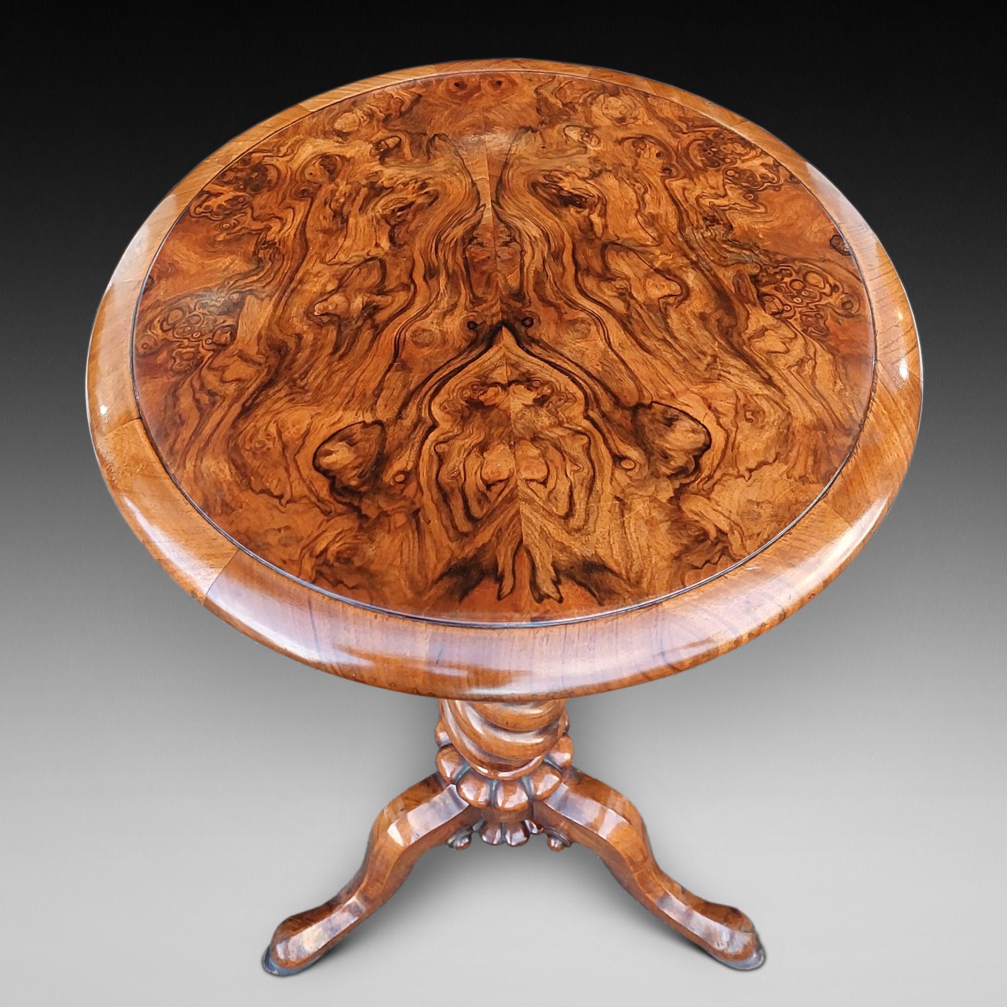 Mid-19th Century William IV Burr Walnut Teapoy For Sale