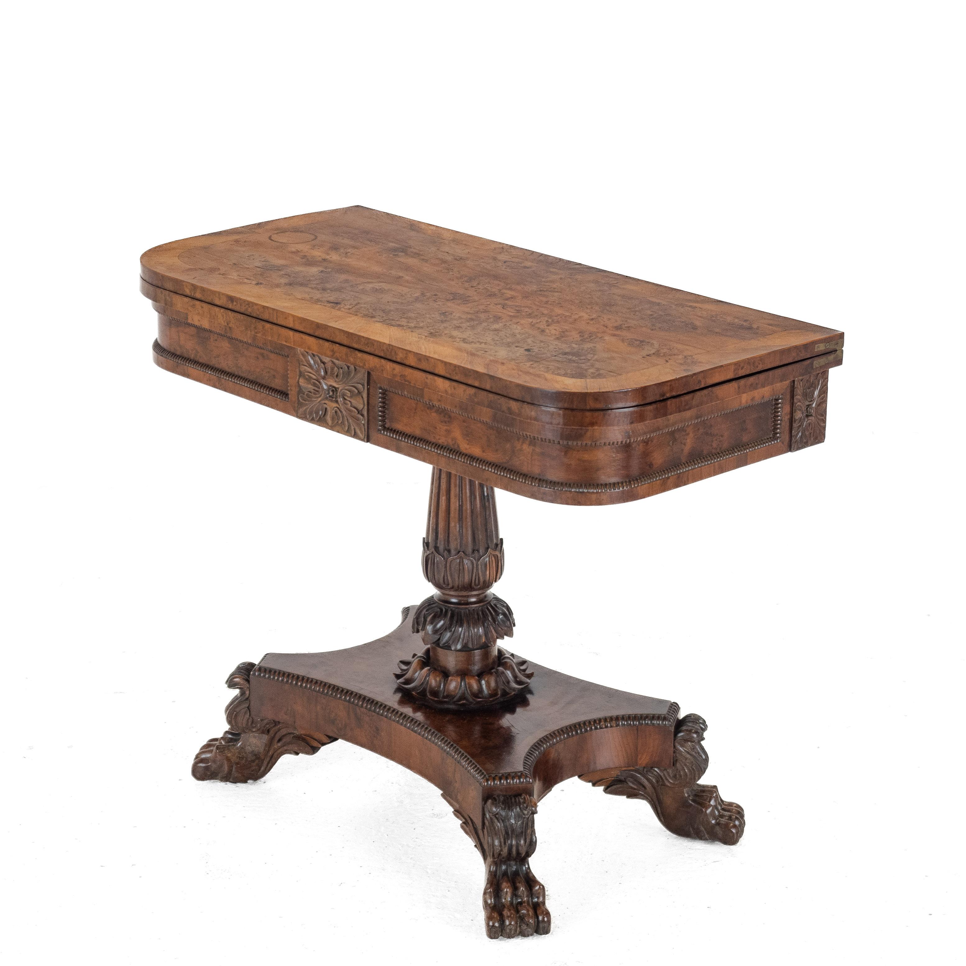 William IV Burr Yew Wood Card Table with Carved Lion Paw Base, c.1830 (Scottish) For Sale 1