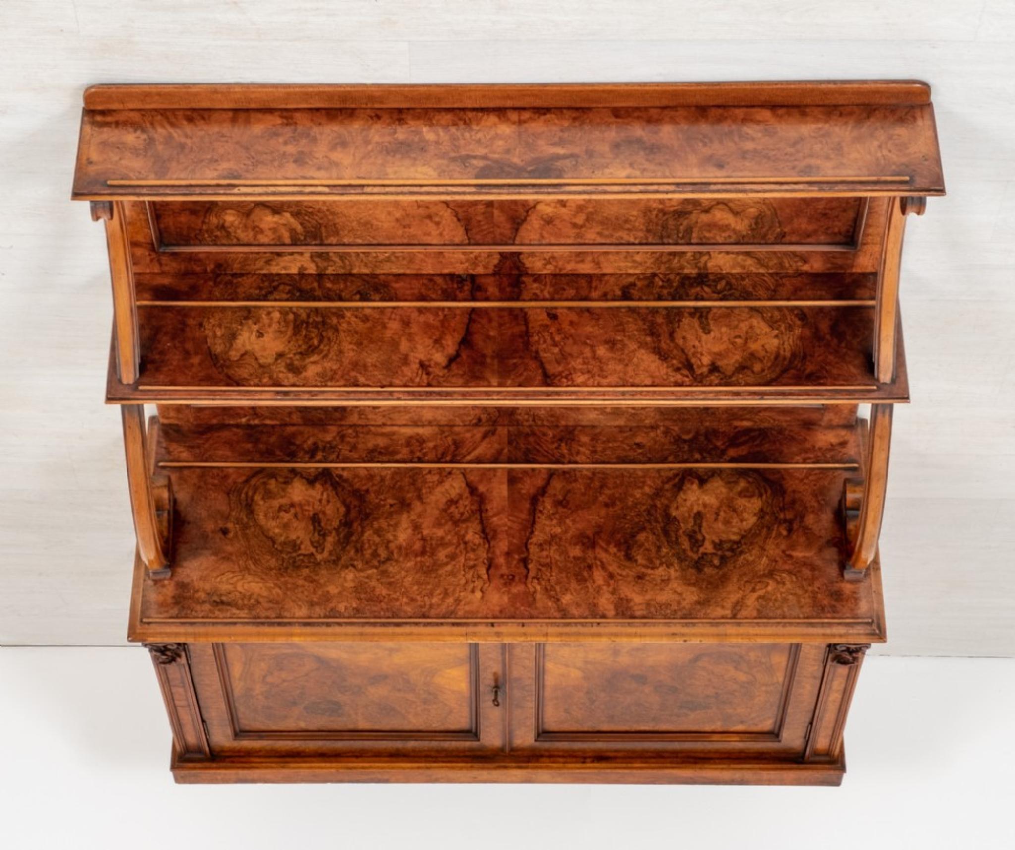 William IV Cabinet Sideboard Burr Walnut 19th Century For Sale 1