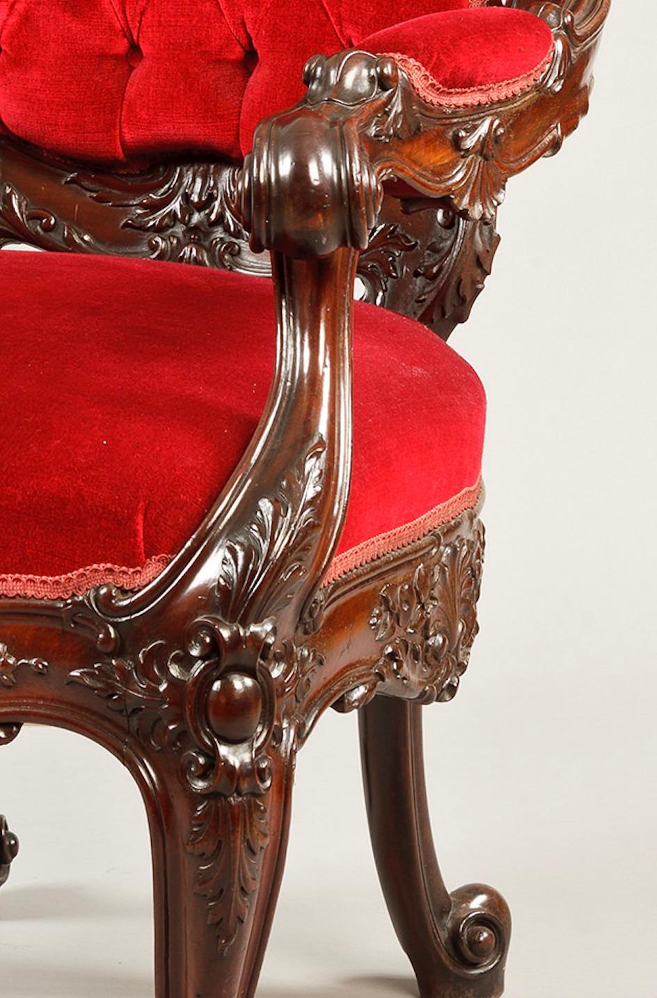 William IV Carved Mahogany Library Armchair with Red Velvet Upholstery In Good Condition For Sale In London, GB