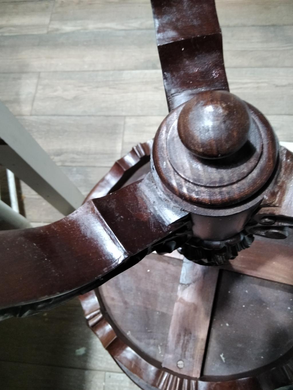 Table d'appoint ou Guérindon , 19e siècle en vente 6