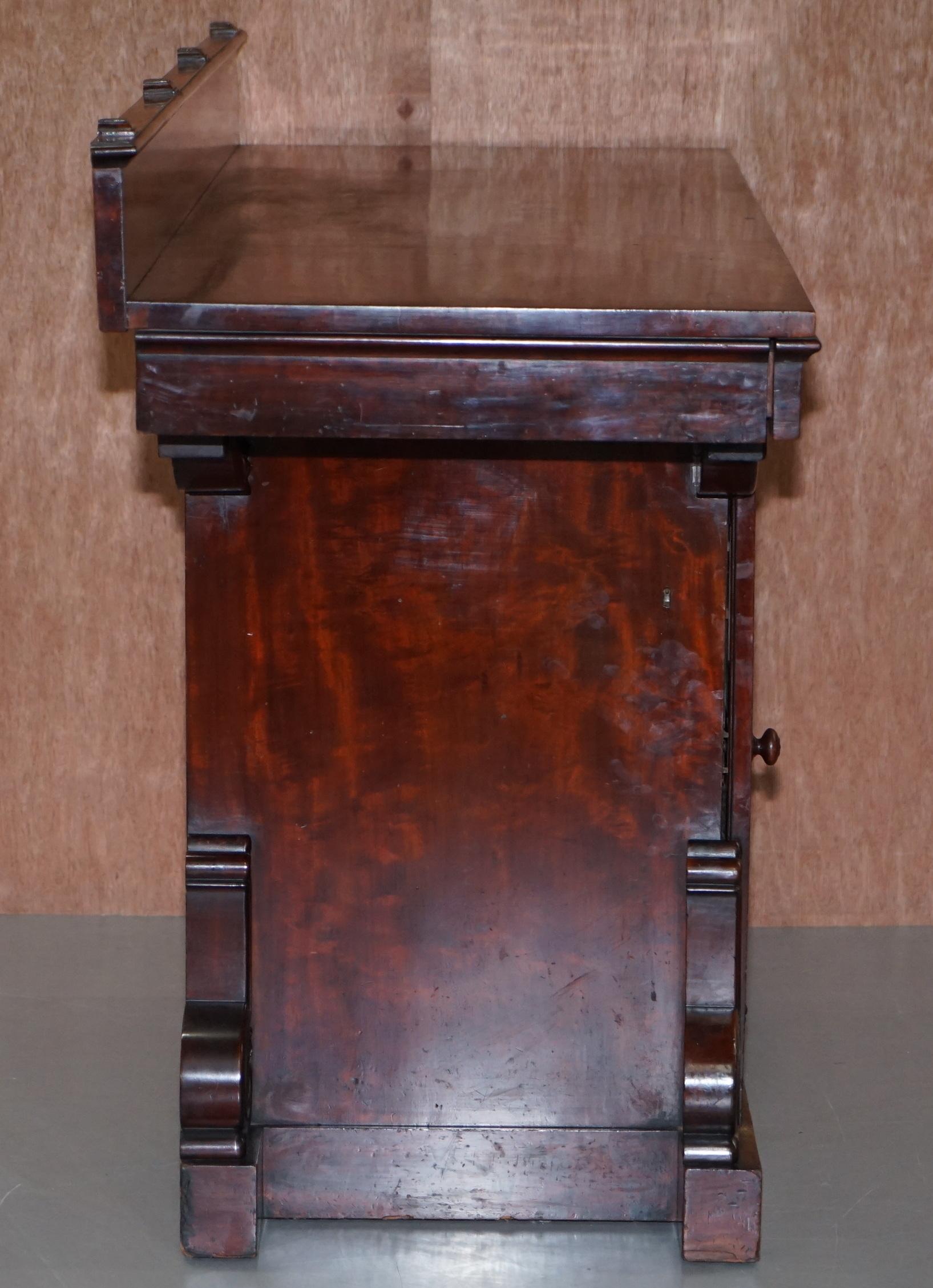 William IV. um 1830, kubanisches Hartholz, kunstvoll geschnitztes Sideboard, Weinkeller im Angebot 6
