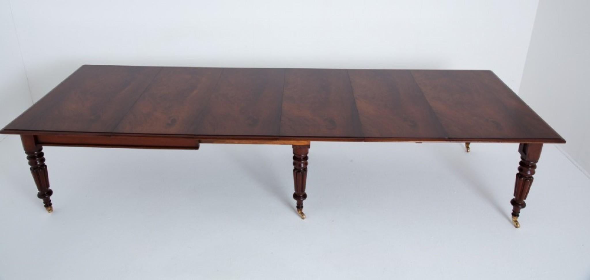 Table de salle à manger William IV extensible à 14 mers 19ème siècle en vente 1