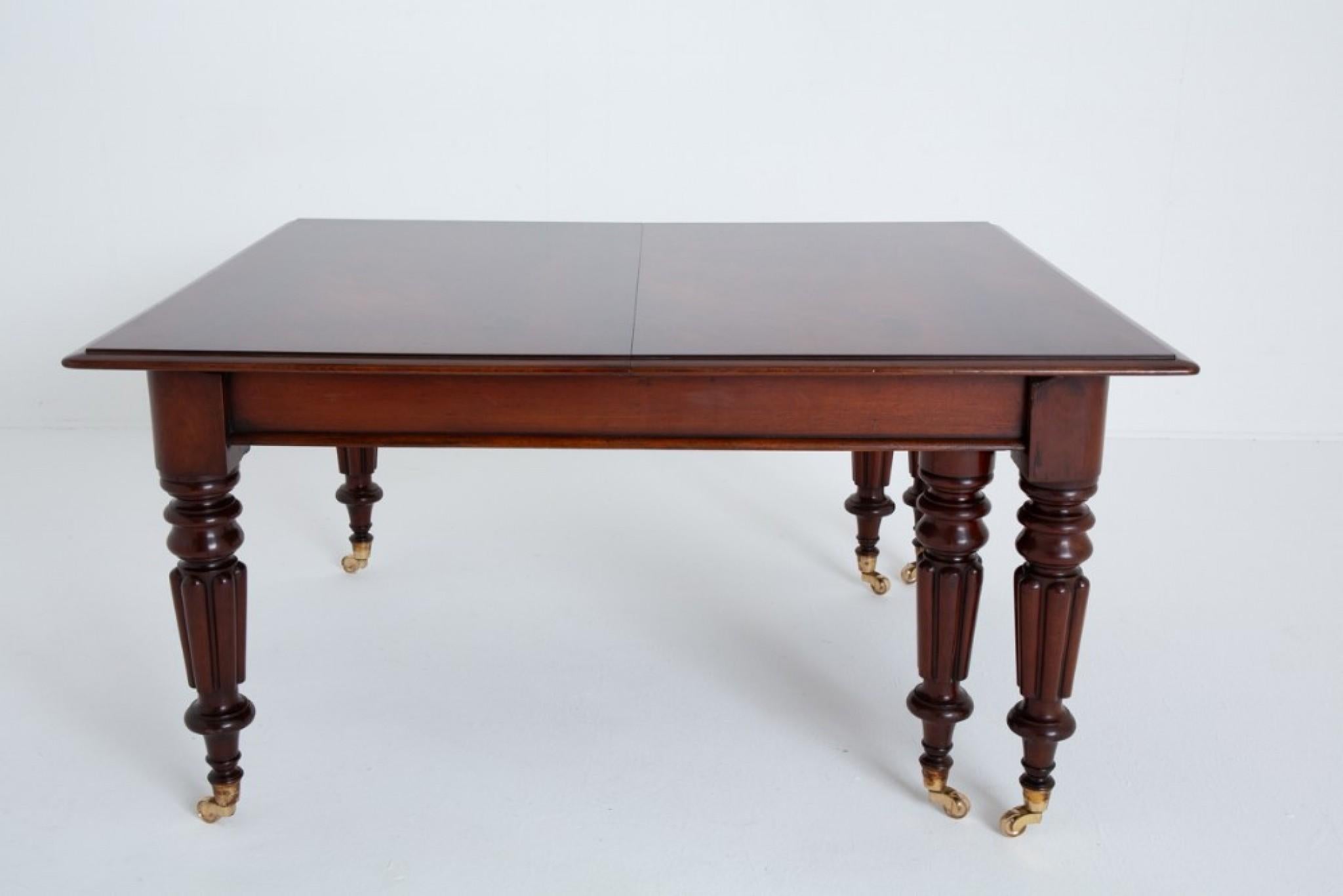Table de salle à manger William IV extensible à 14 mers 19ème siècle en vente 4