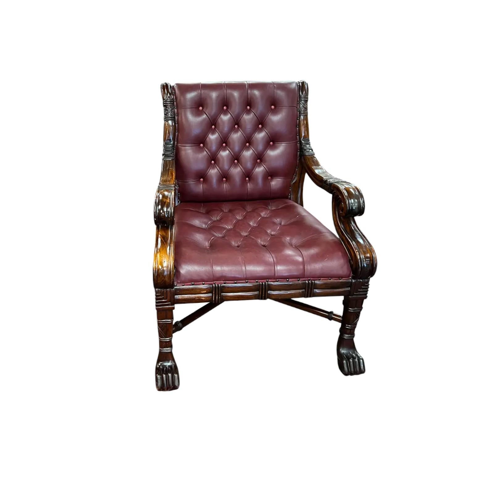 Este majestuoso sillón encarna la elegancia transicional del periodo de Guillermo IV a principios de la época victoriana, que data de mediados del siglo XIX. Fabricado en rica caoba, el marco está audazmente tallado, mostrando las formas pesadas y