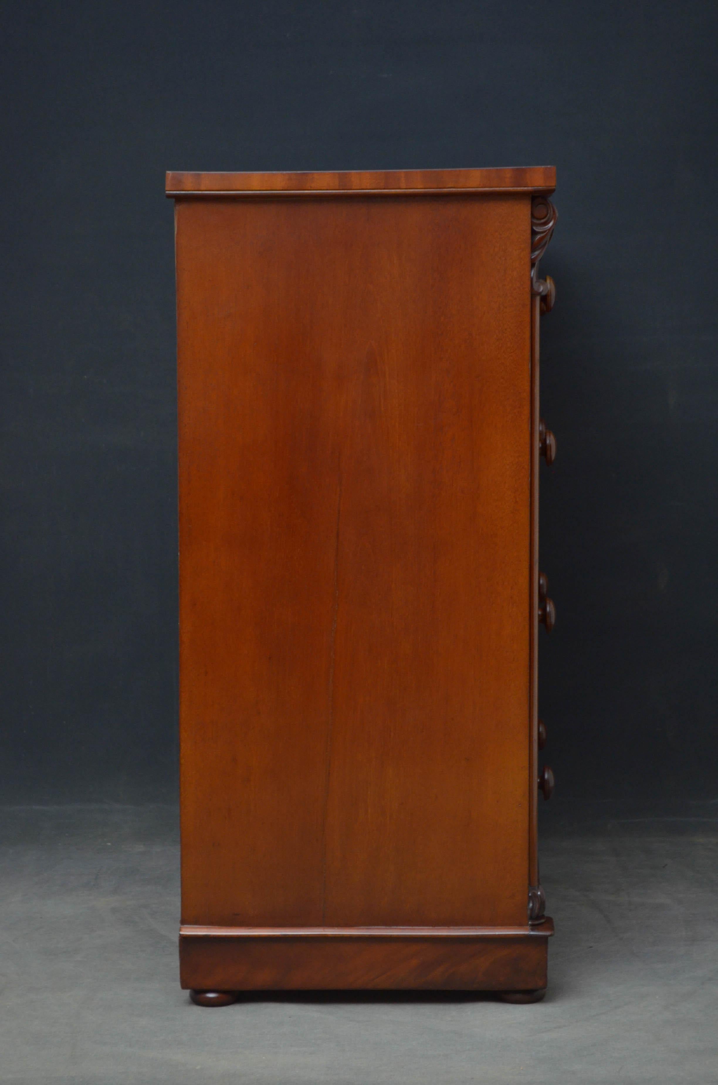 William IV / Early Victorian Mahogany Chest of Drawers 3