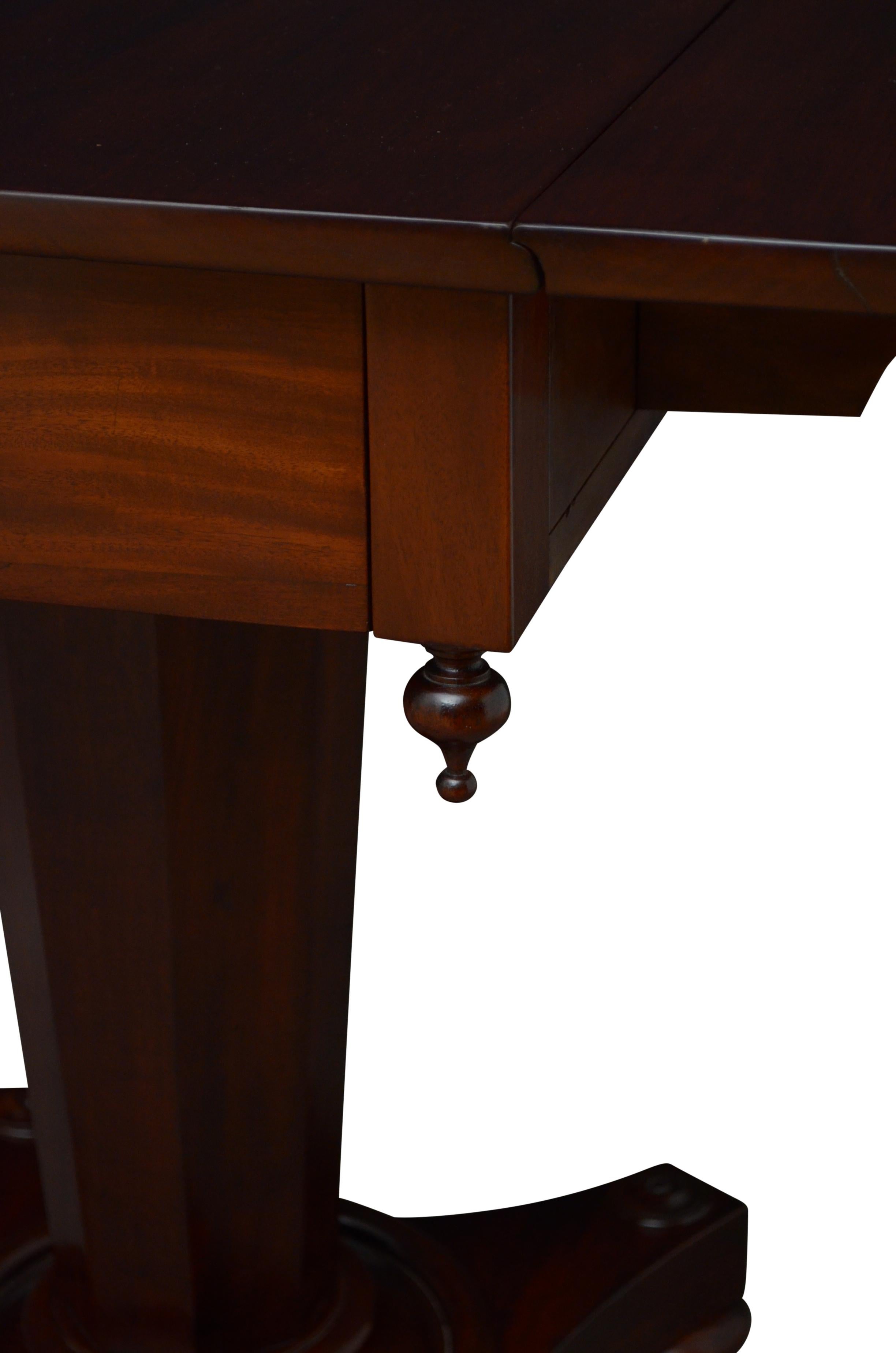 William IV / Early Victorian Mahogany Drop Leaf Table For Sale 2