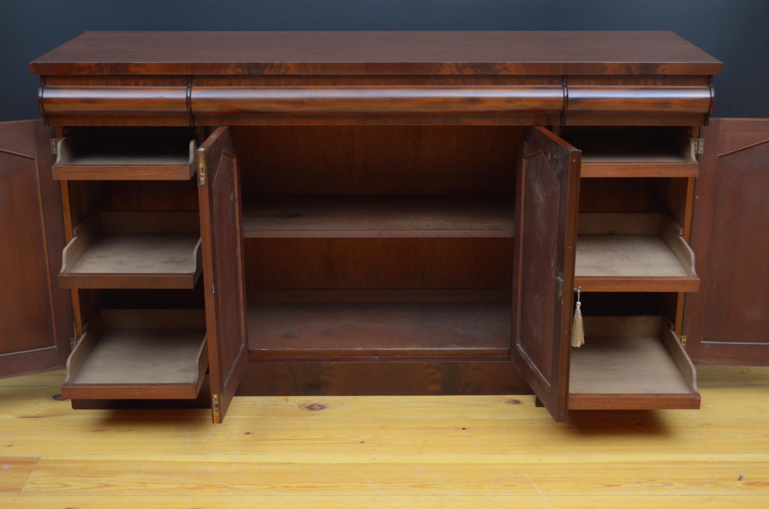 William IV / Early Victorian Sideboard in Mahogany 4