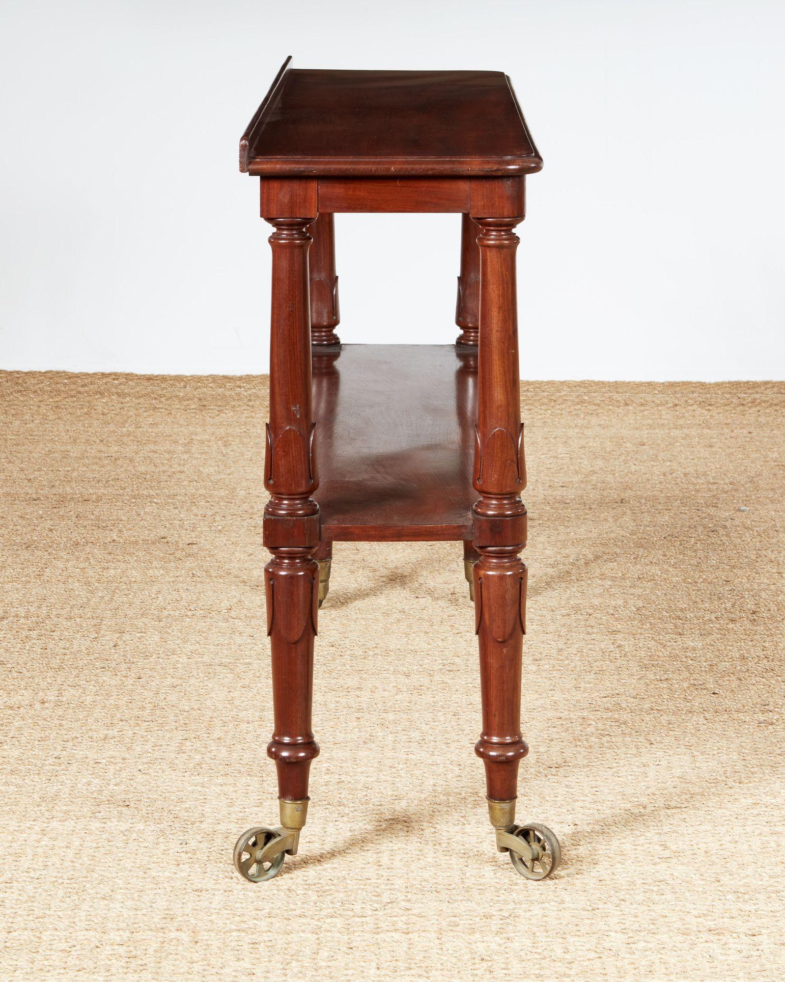 William IV Etagere In Good Condition For Sale In Greenwich, CT