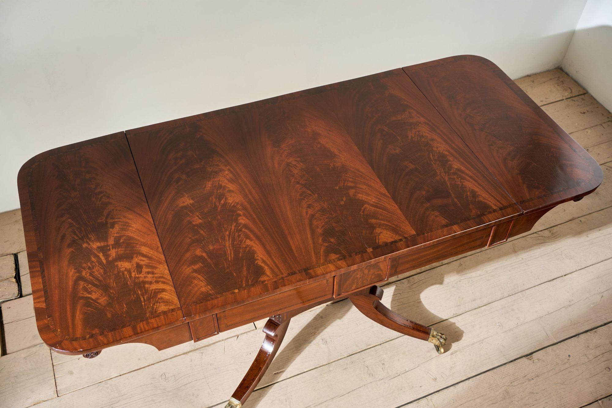 Mesa de sofá abatible de caoba William IV Flame en venta 4