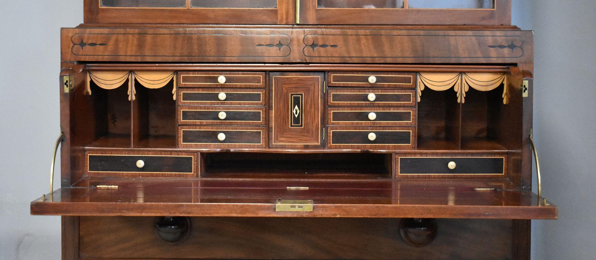 William IV. Sekretär Bücherregal aus geflammtem Mahagoni im Angebot 6