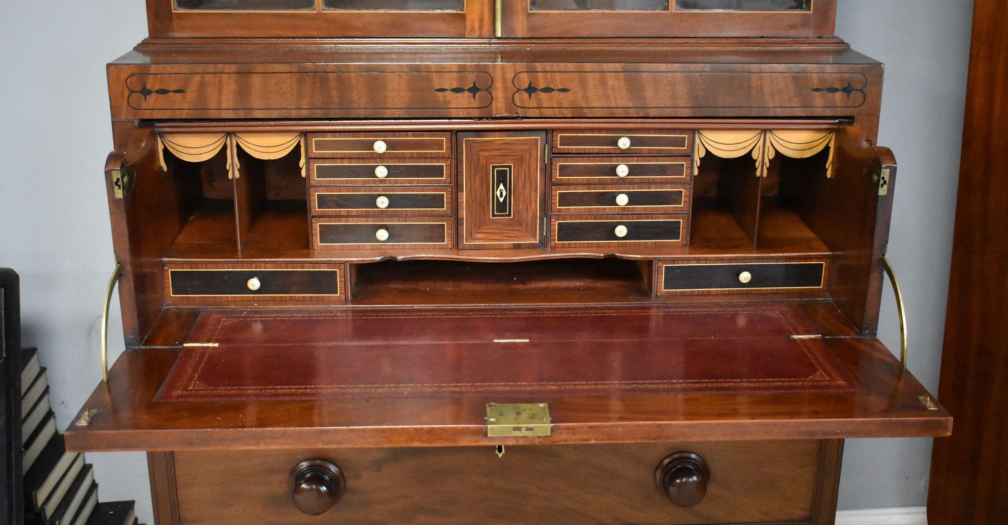 William IV. Sekretär Bücherregal aus geflammtem Mahagoni im Angebot 7