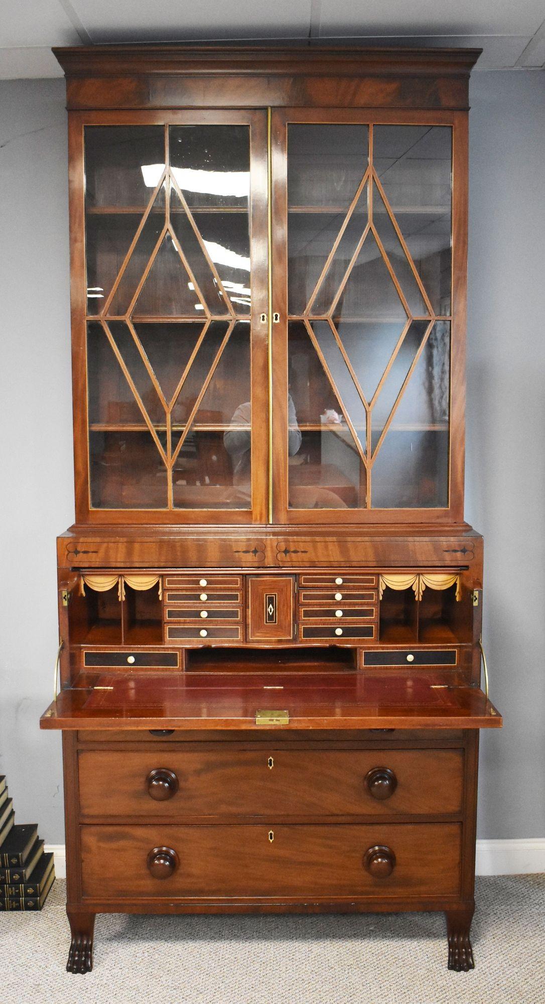 William IV. Sekretär Bücherregal aus geflammtem Mahagoni im Angebot 5