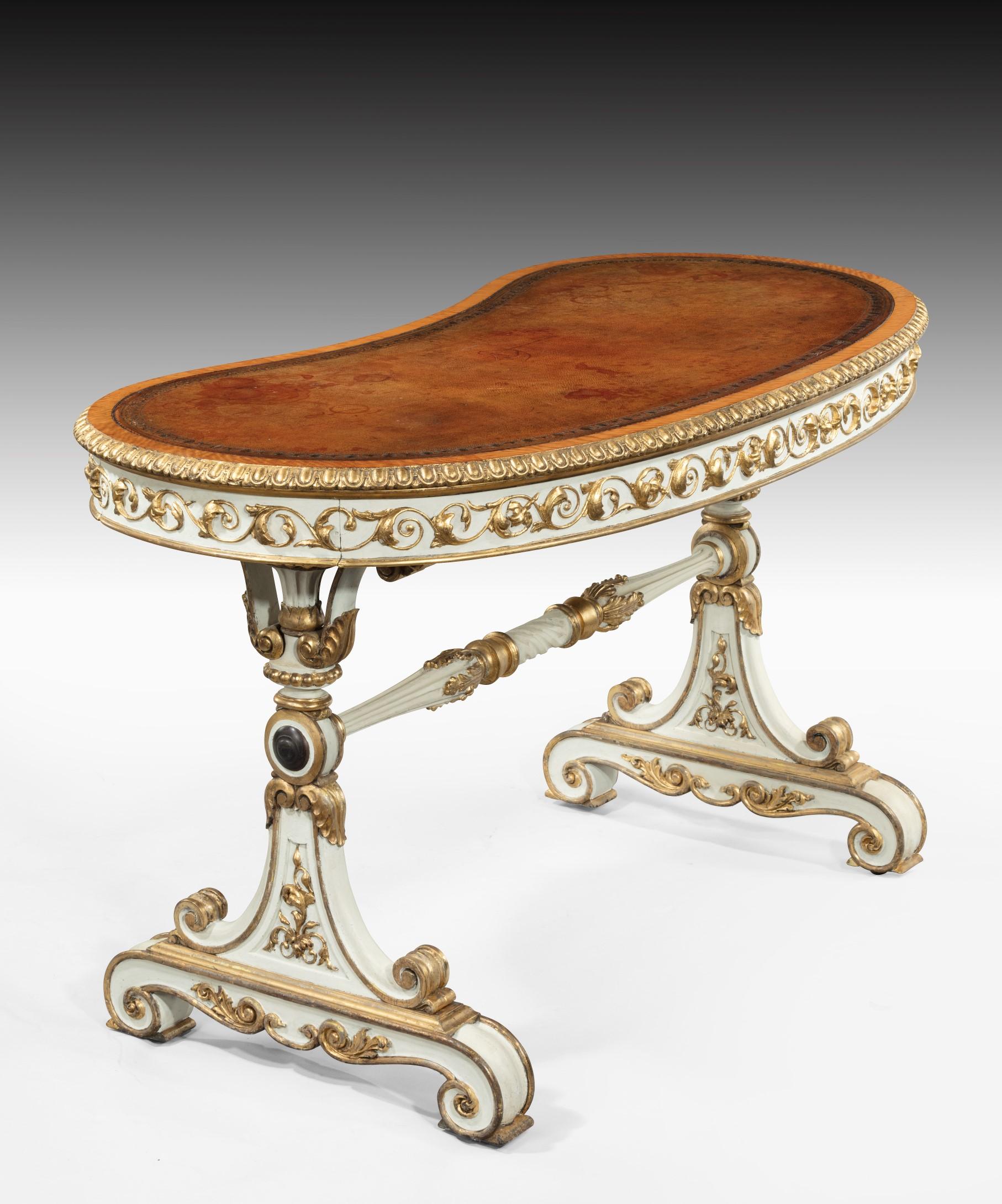 Wood William IV Kidney Shaped Writing Table with Carved Giltwood and White Painted For Sale