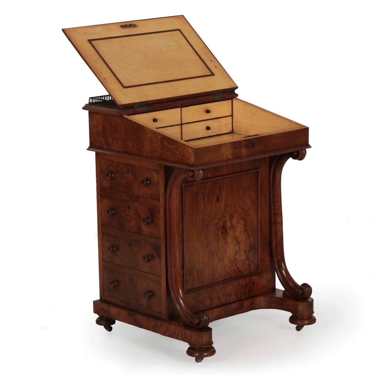 English William IV Leather and Walnut Antique Davenport Writing Desk, London, circa 1850
