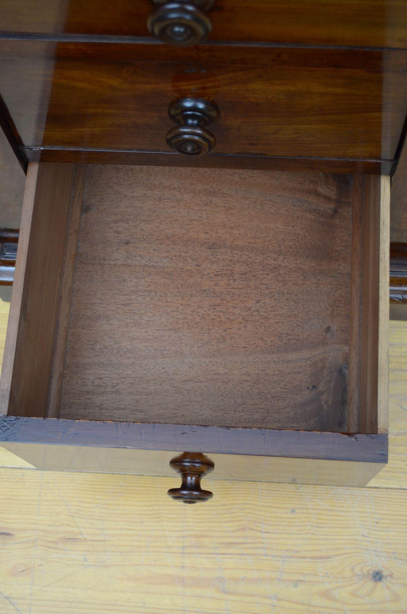 William IV Low Mahogany Chest of Drawers For Sale 11