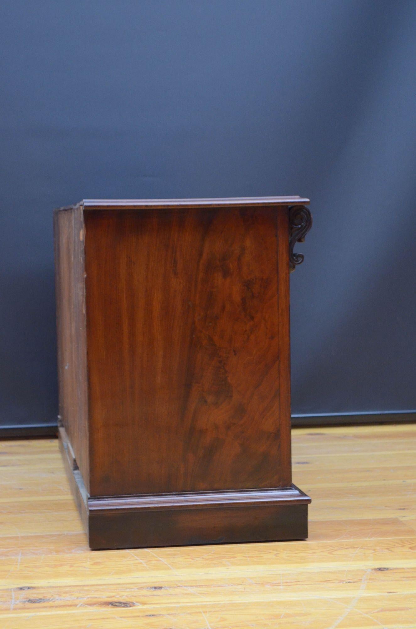 William IV Low Mahogany Chest of Drawers For Sale 15