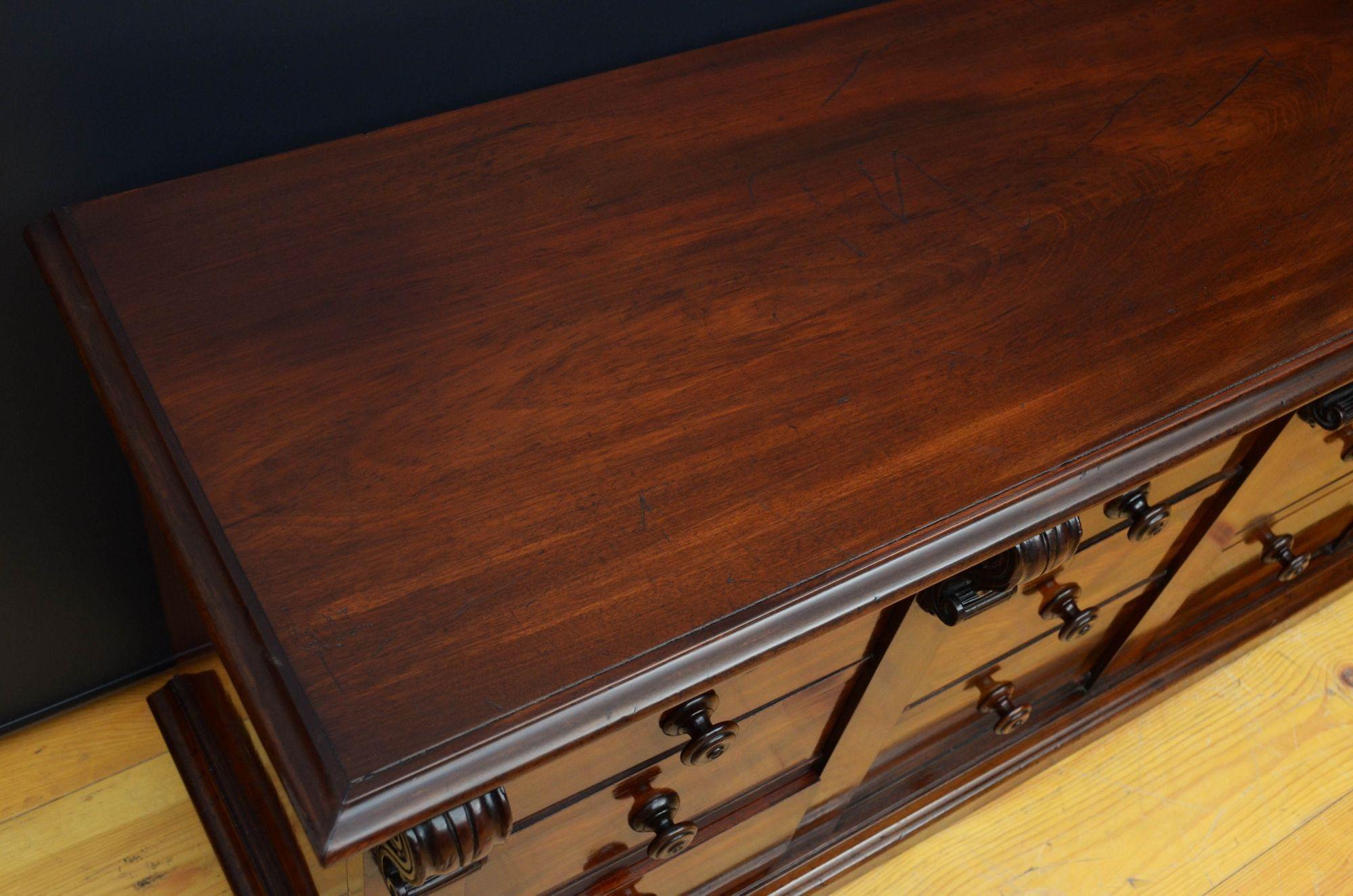 William IV Low Mahogany Chest of Drawers In Good Condition For Sale In High Peak, GB