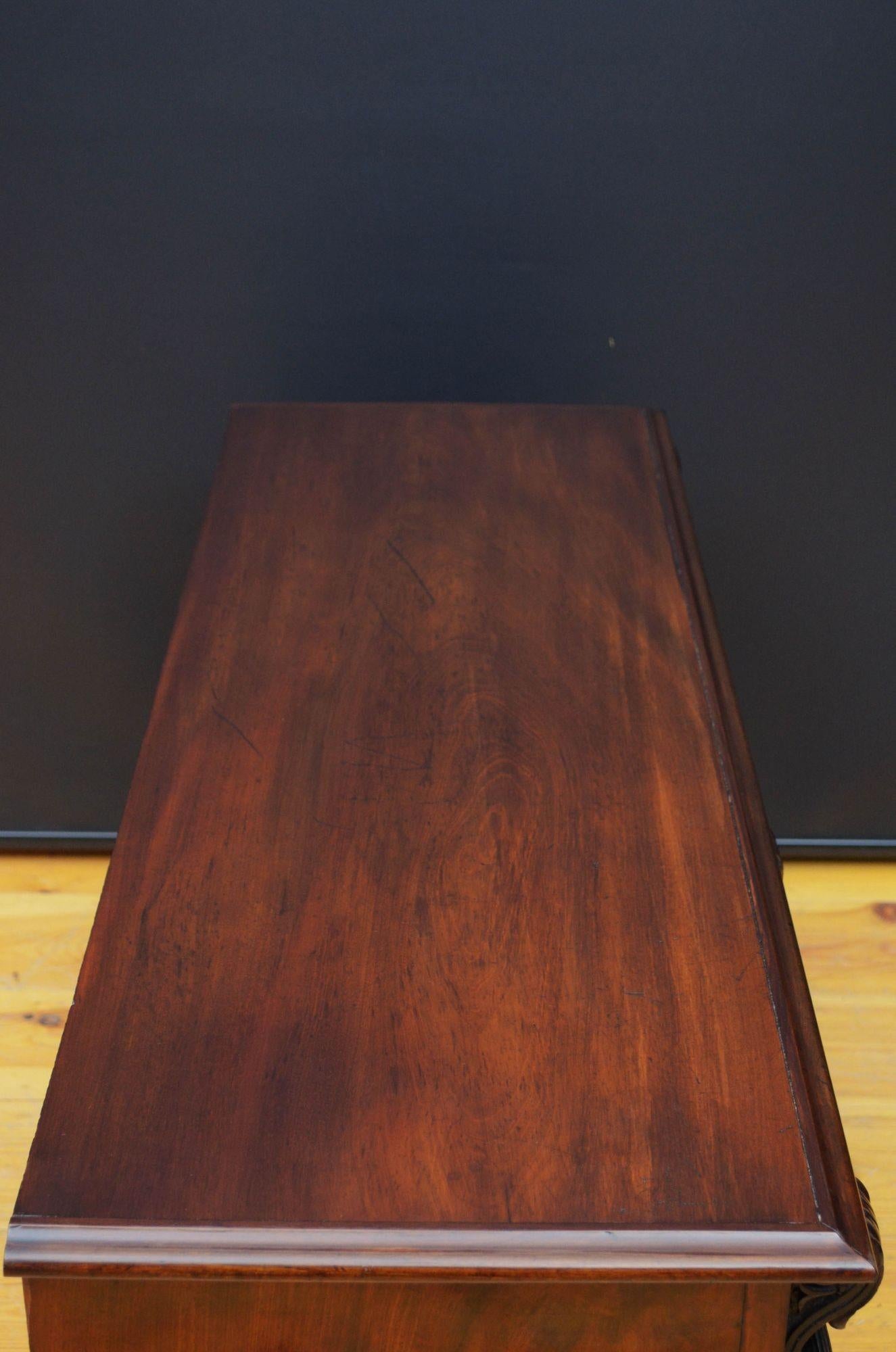 William IV Low Mahogany Chest of Drawers For Sale 2