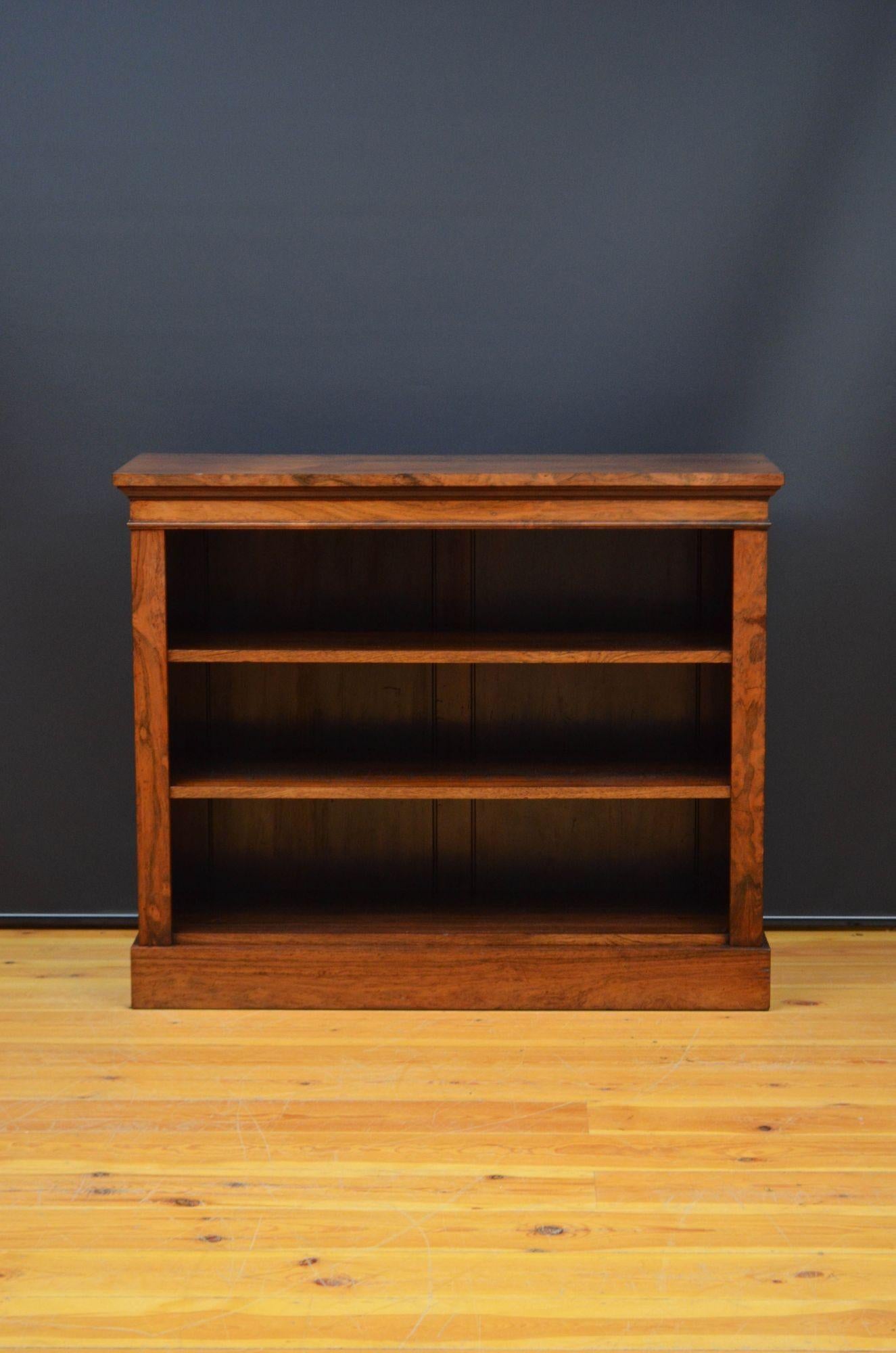 William IV Low Open Bookcase in Rosewood In Good Condition For Sale In Whaley Bridge, GB