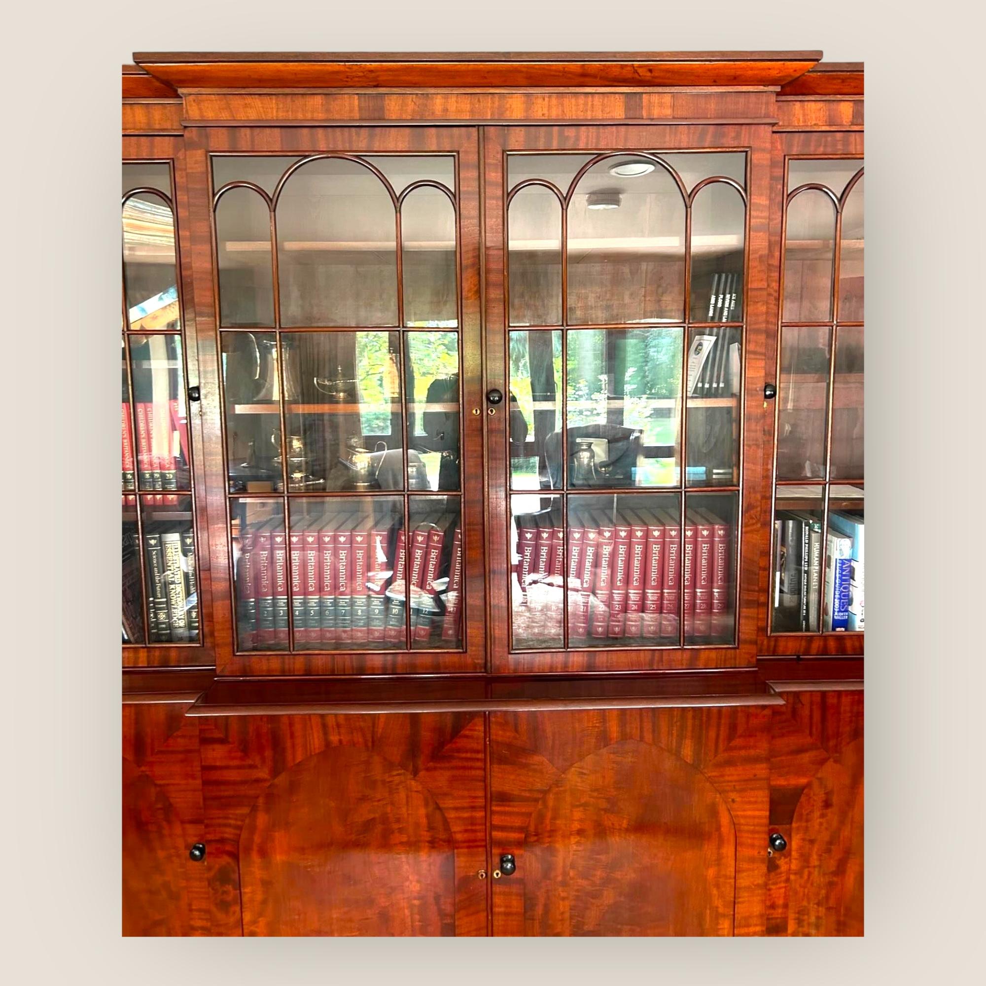 Libreria in mogano William IV con ante a ribalta In condizioni buone in vendita a King's Lynn, GB