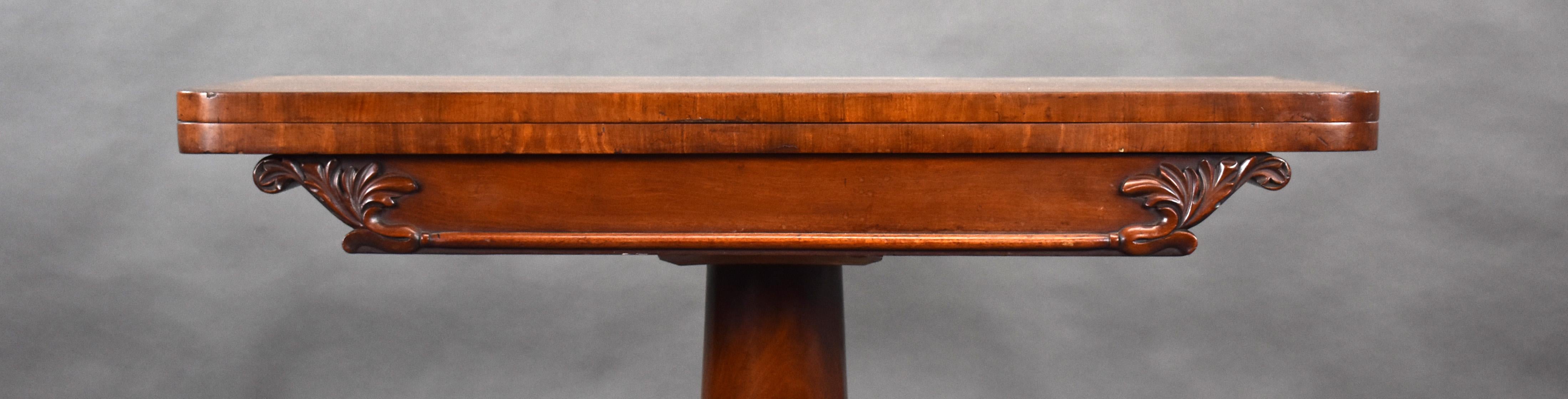 Acajou Table à cartes William IV en acajou en vente