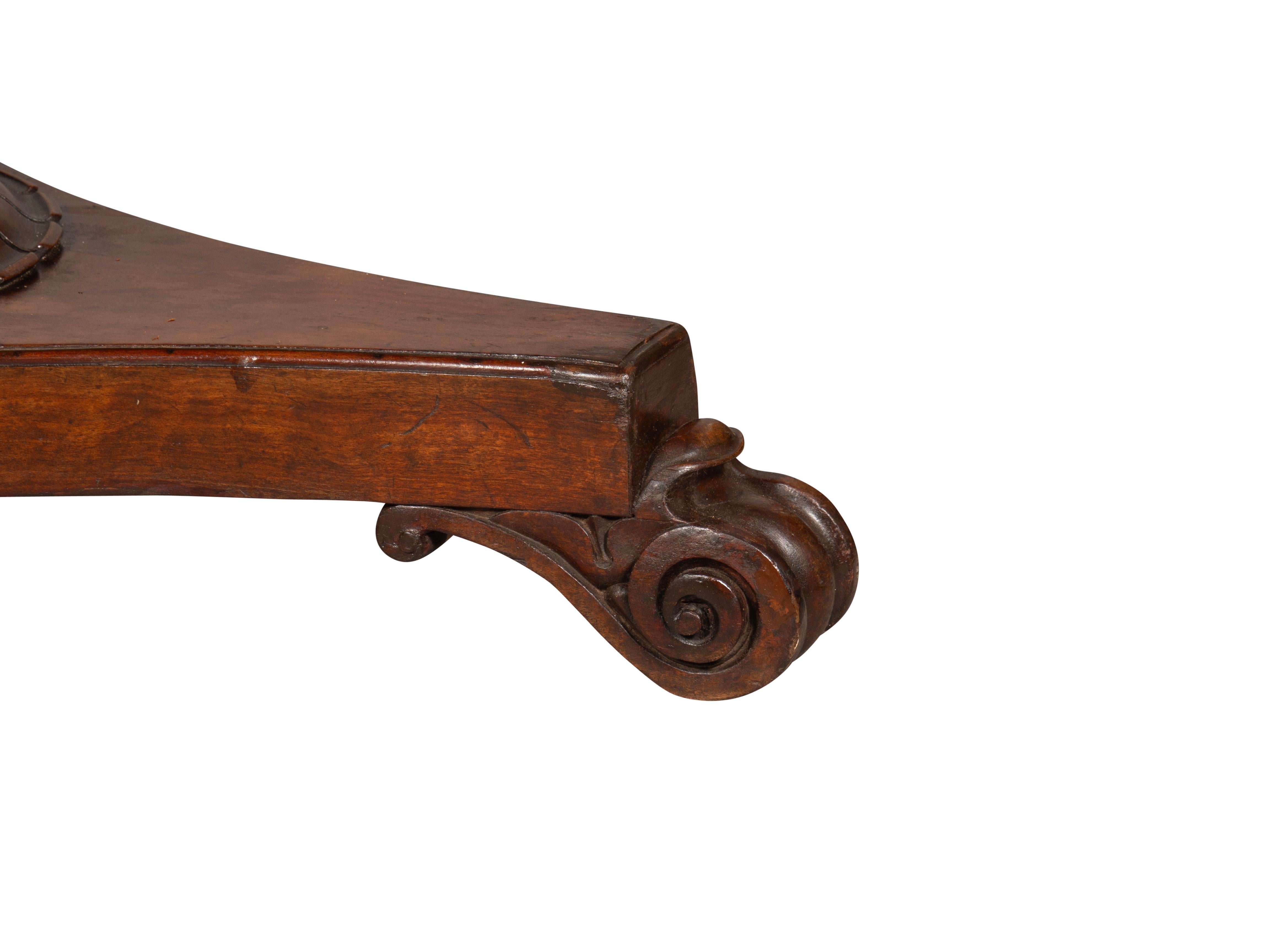 William IV Mahogany Center Table In Good Condition For Sale In Essex, MA