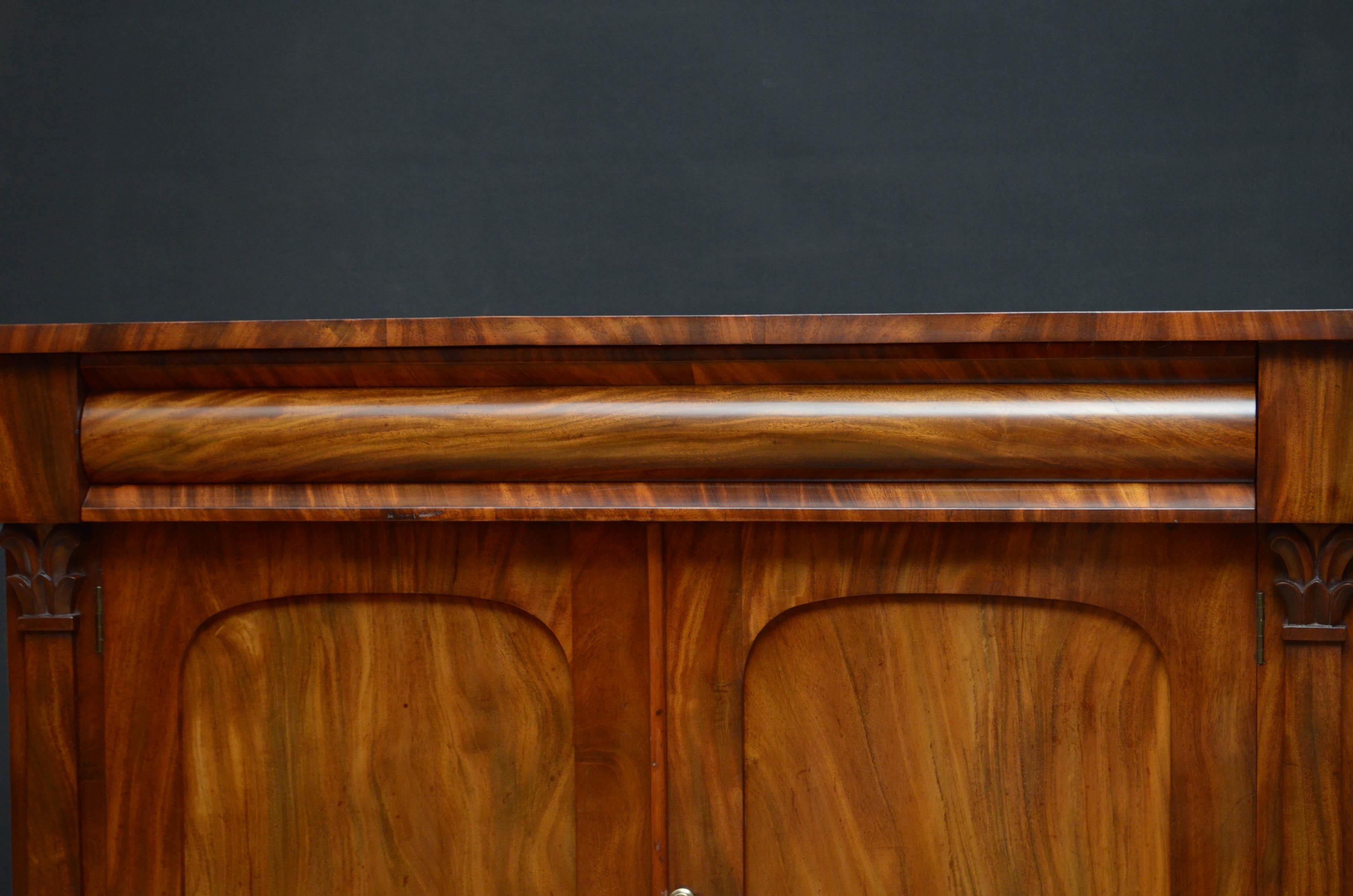 William IV Mahogany Chiffonier In Good Condition In Whaley Bridge, GB