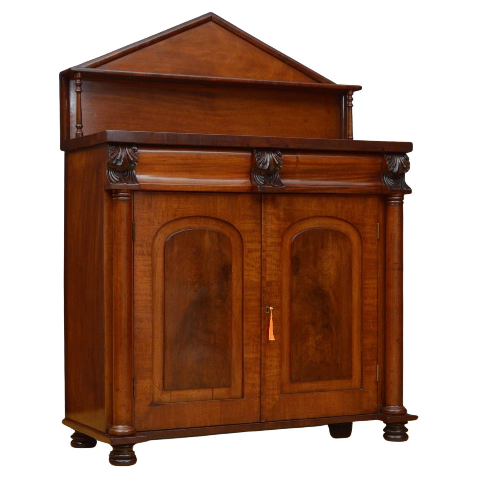 Mahagoni-Chiffonier aus der Zeit William IV.