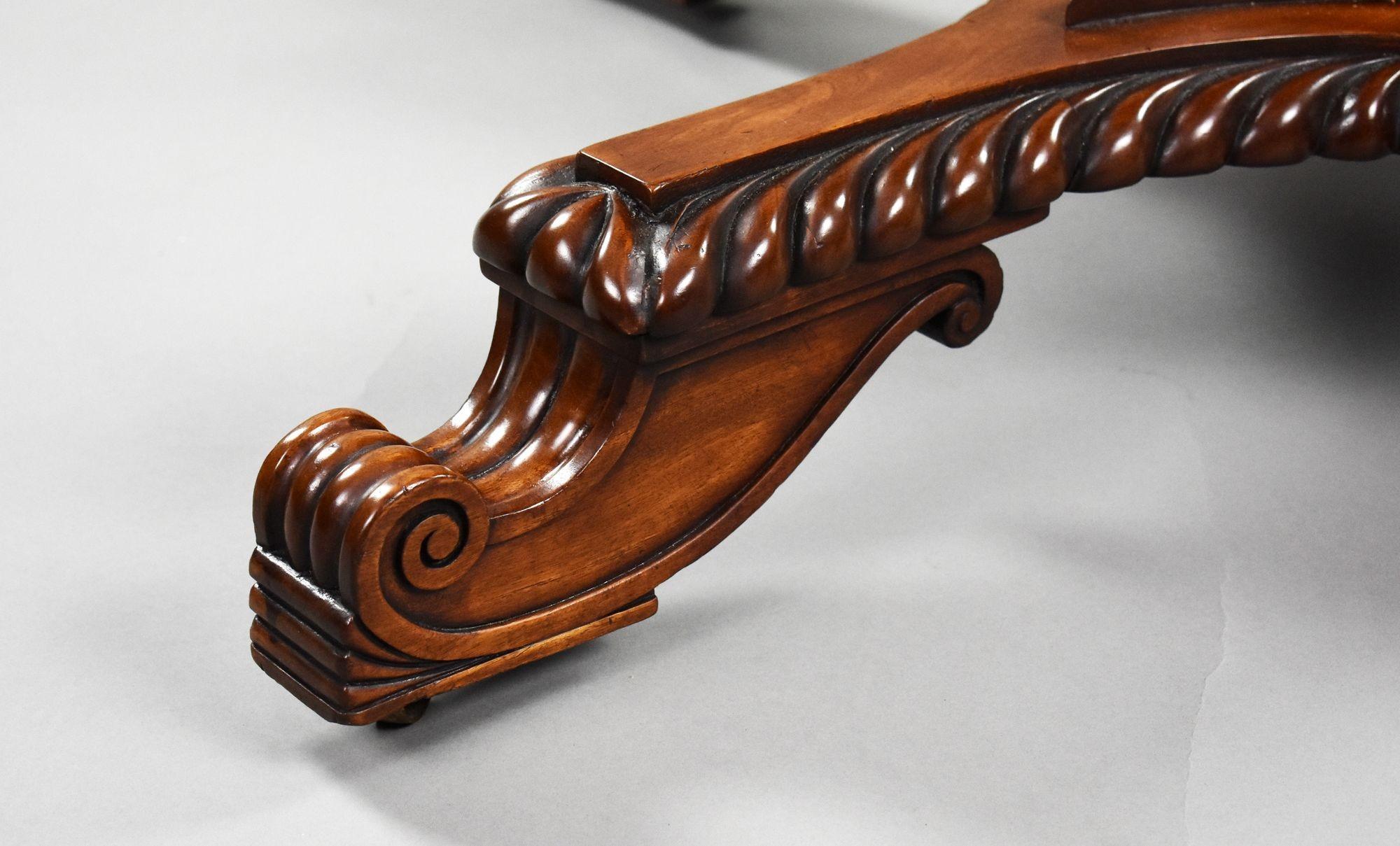 Table à déjeuner circulaire en acajou William IV en vente 7