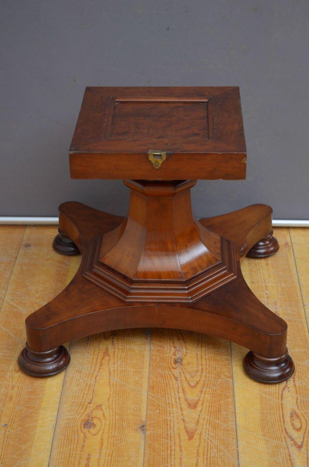 XIXe siècle Table basse William IV en acajou en vente