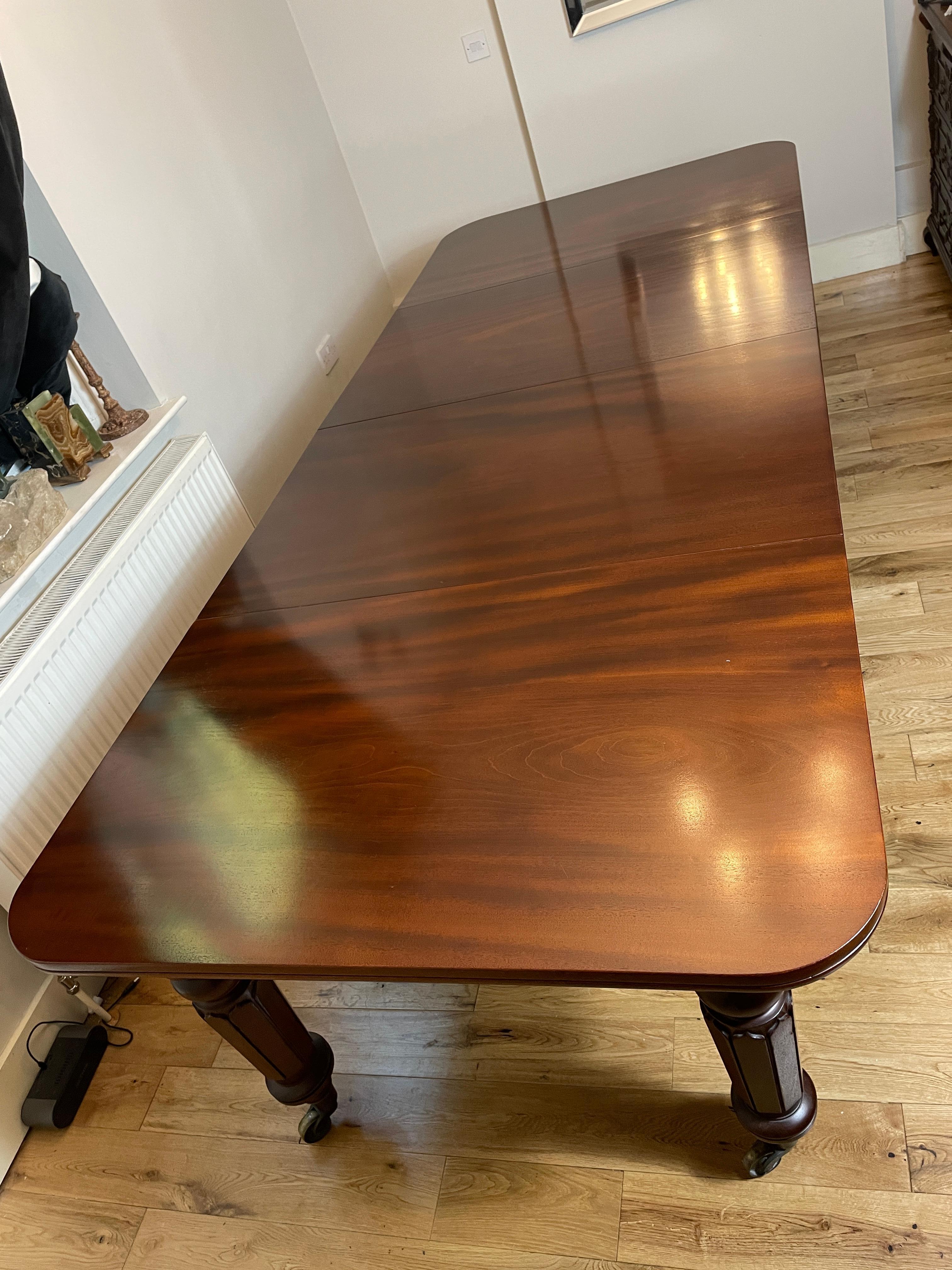 William IV Mahogany Dining Table, Thomas Treherne 1835-1842 In Good Condition For Sale In Hoddesdon, GB