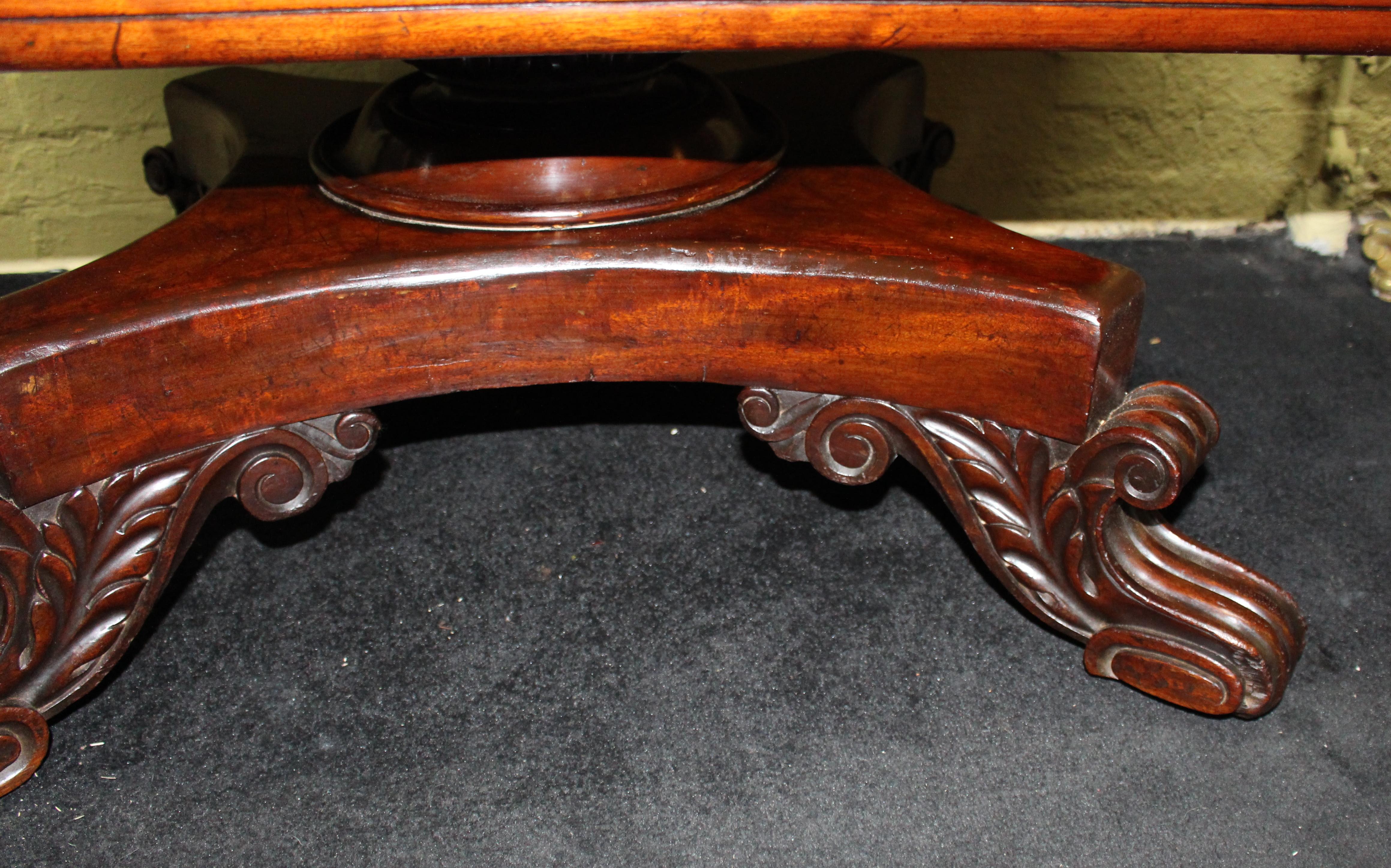 William IV Mahogany Drop Leaf Centre Table For Sale 7