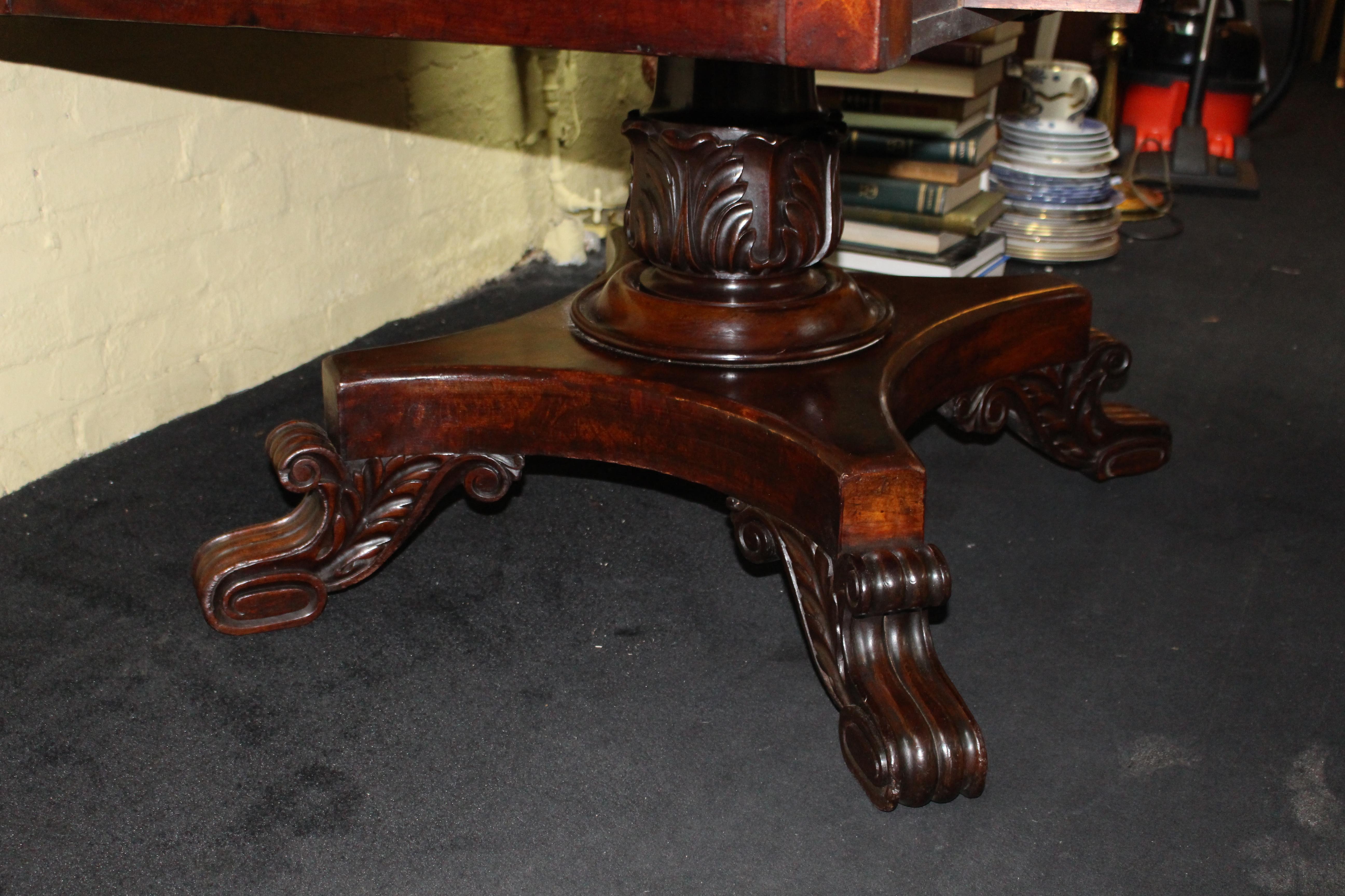 William IV Mahogany Drop Leaf Centre Table For Sale 9