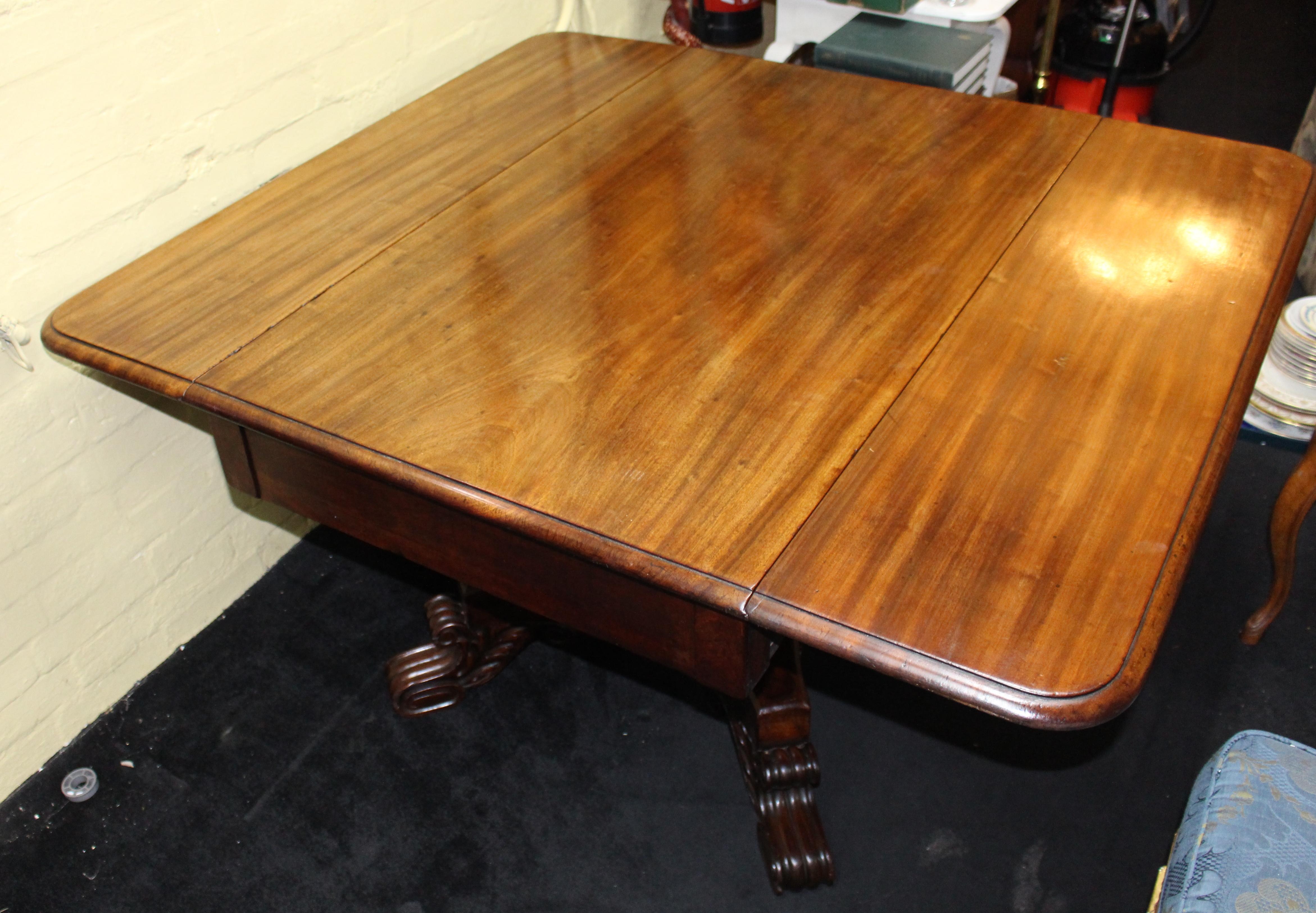 Table de centre à abattant en acajou William IV en vente 2