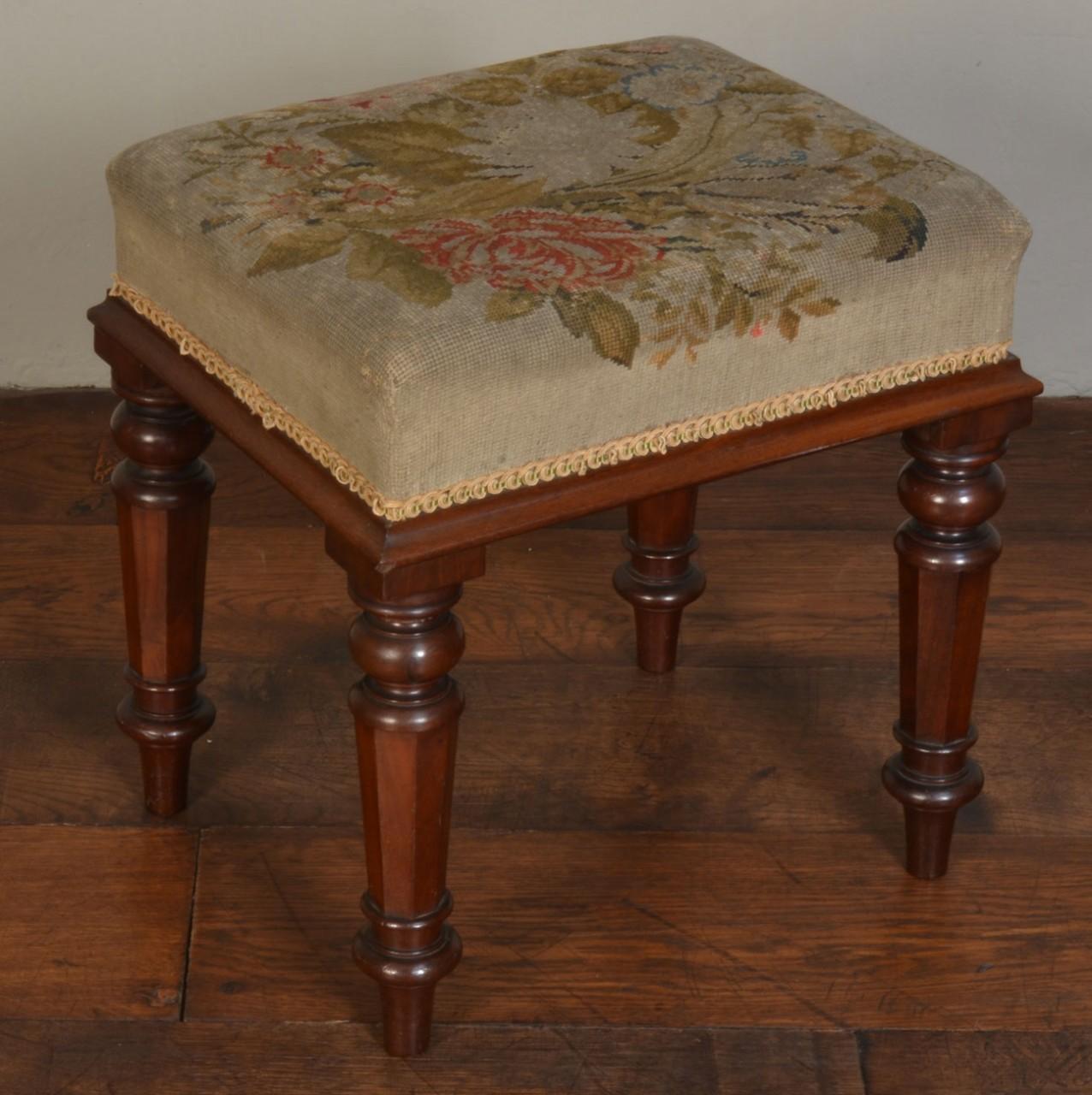 William IV Mahogany Needlepoint Stool In Good Condition For Sale In Cheshire, GB