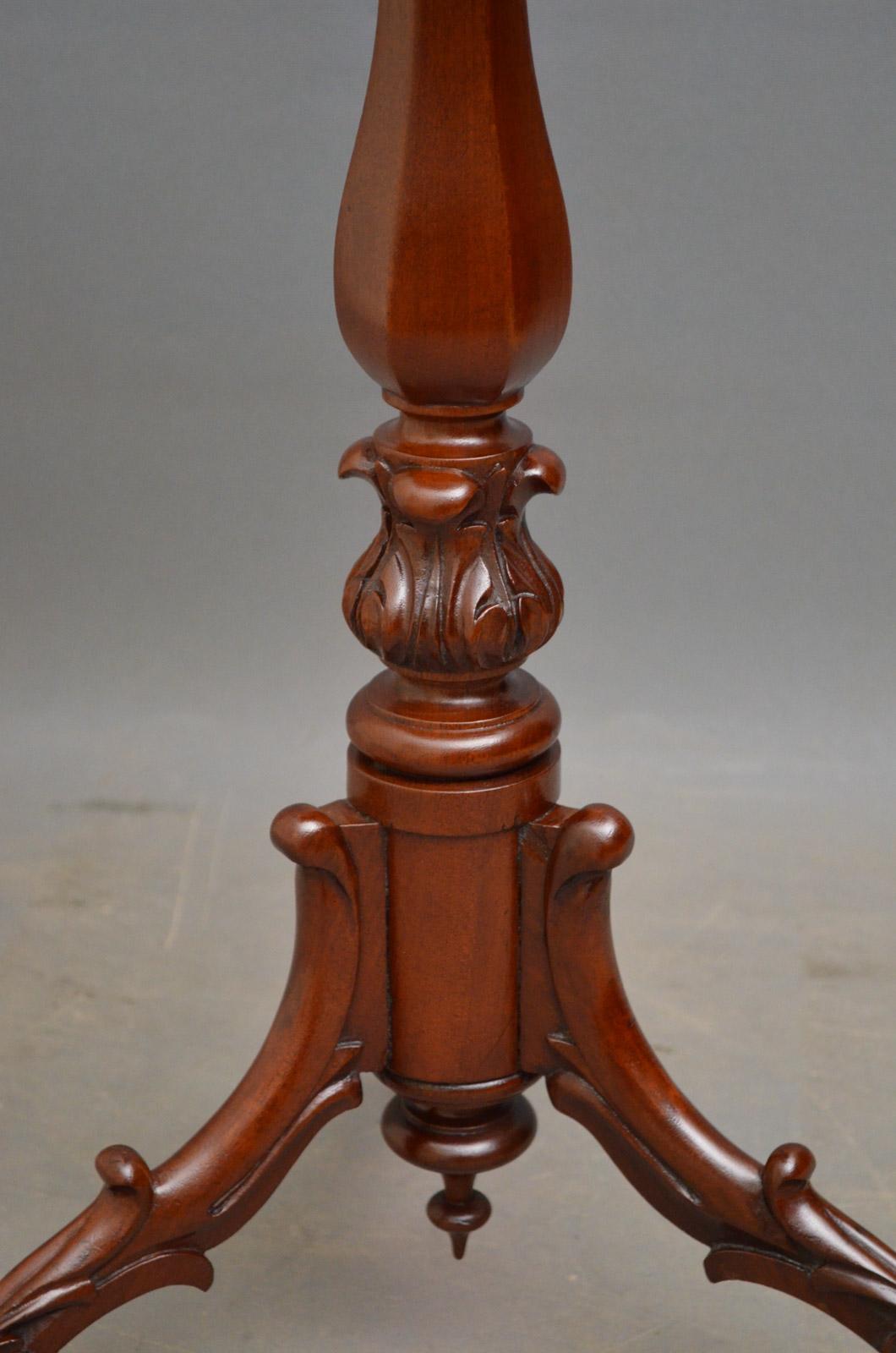 William IV Mahogany Occasional Table In Good Condition For Sale In Whaley Bridge, GB