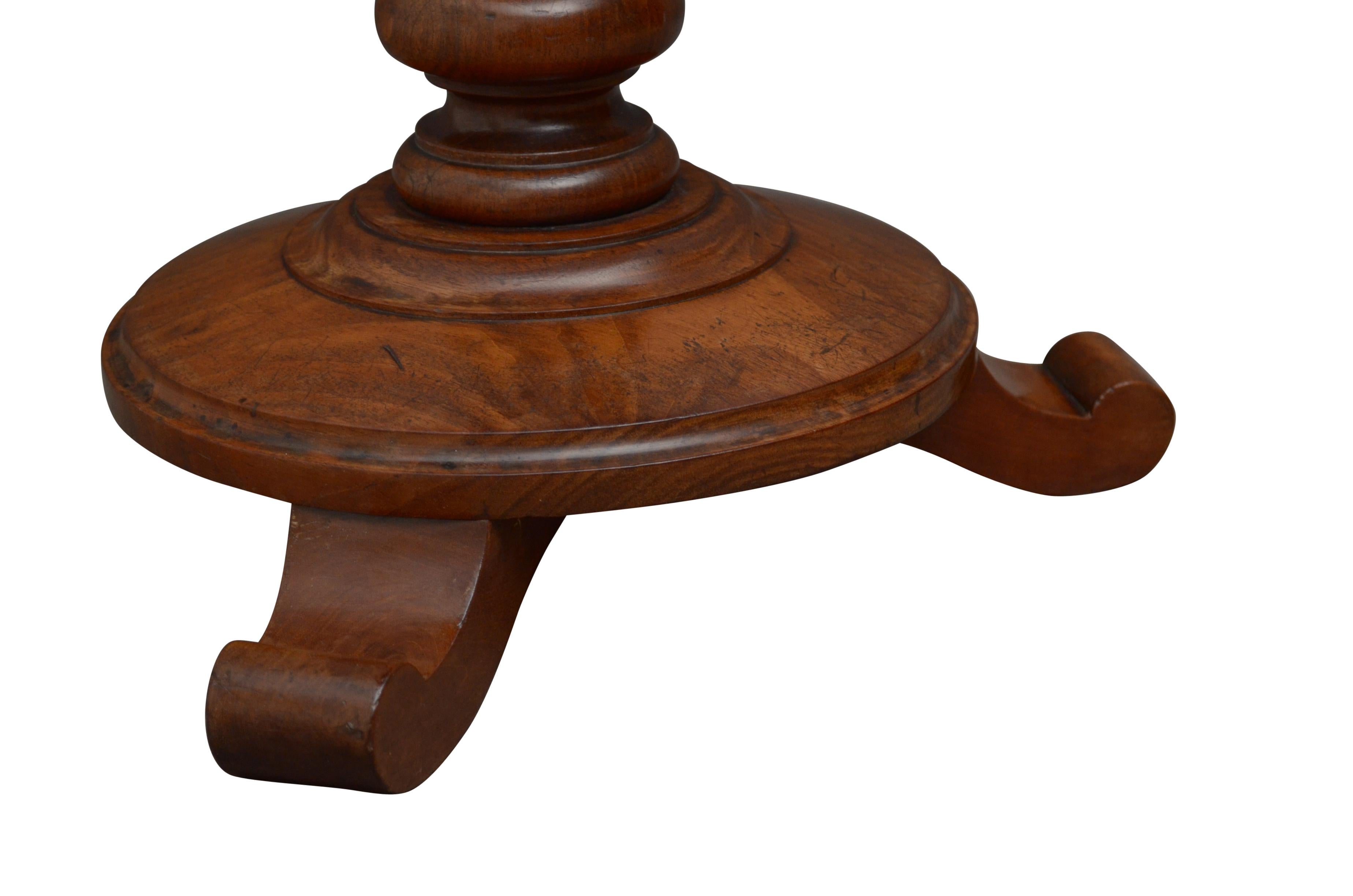 Mid-19th Century William iv Mahogany Occasional Table For Sale