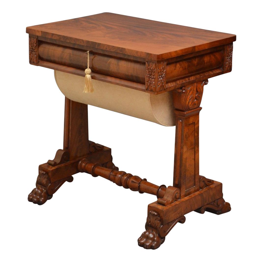 Chinese 1830s Lacquered Sewing Table For Sale at 1stdibs